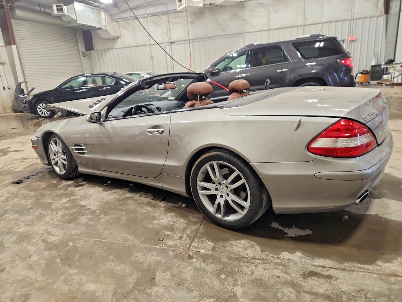 2007 Mercedes-benz Sl 550 Silver vin: WDBSK71FX7F118612