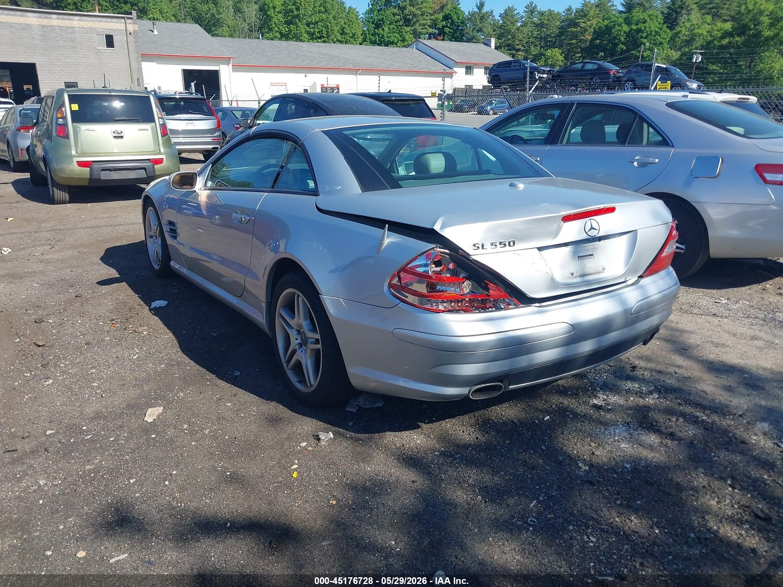 2007 Mercedes-benz Sl 550   Silver vin: WDBSK71FX7F130288