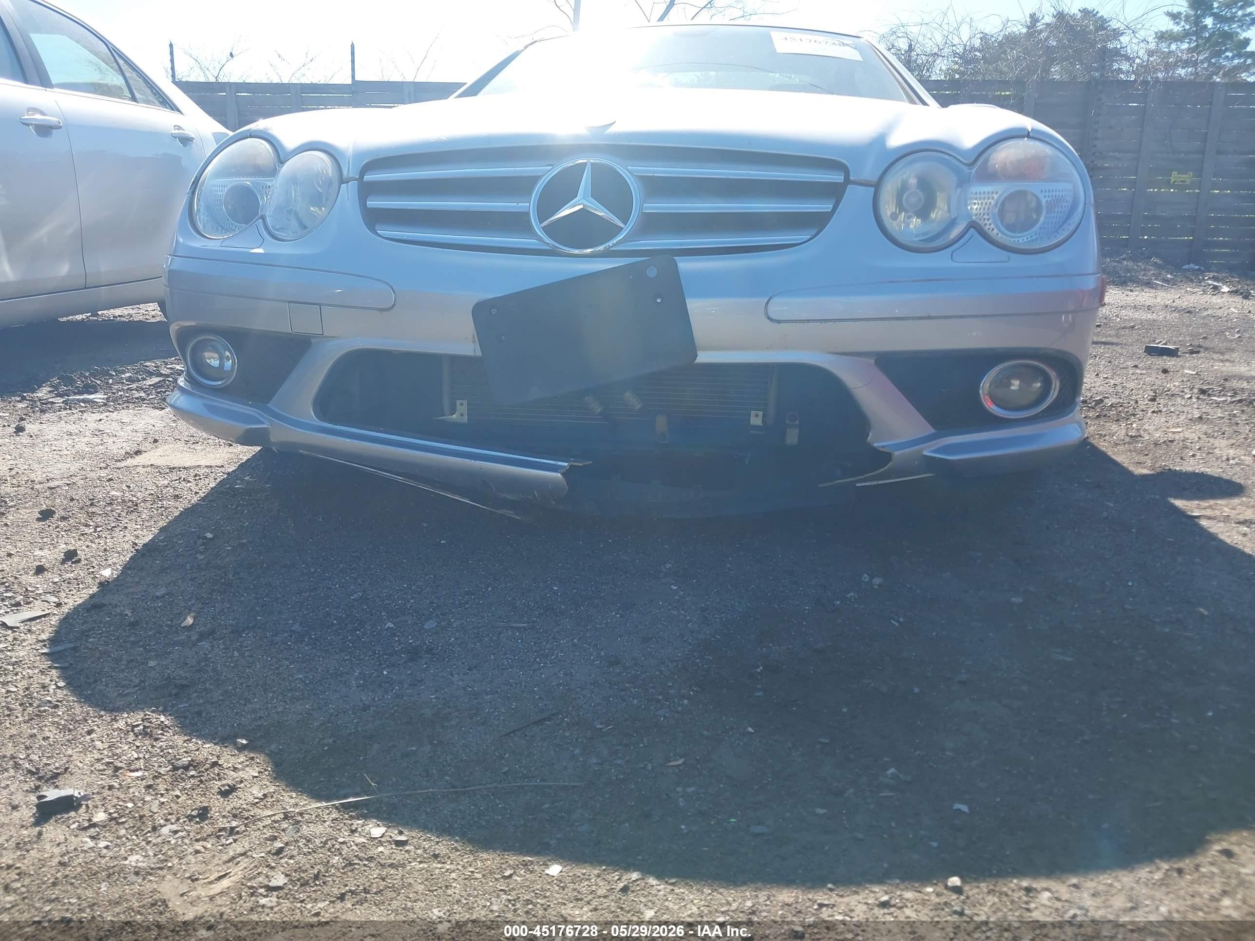2007 Mercedes-benz Sl 550   Silver vin: WDBSK71FX7F130288