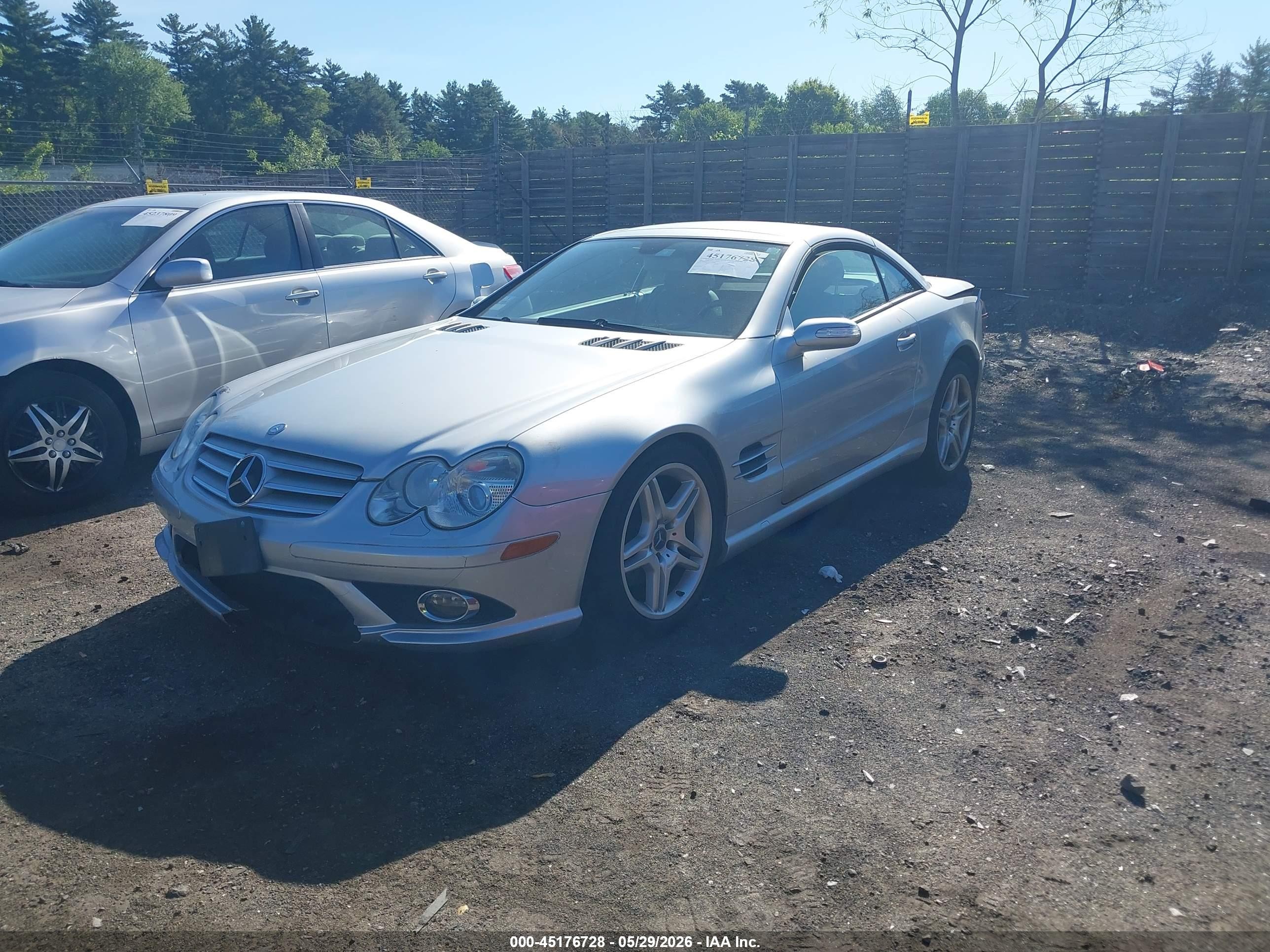 2007 Mercedes-benz Sl 550   Silver vin: WDBSK71FX7F130288