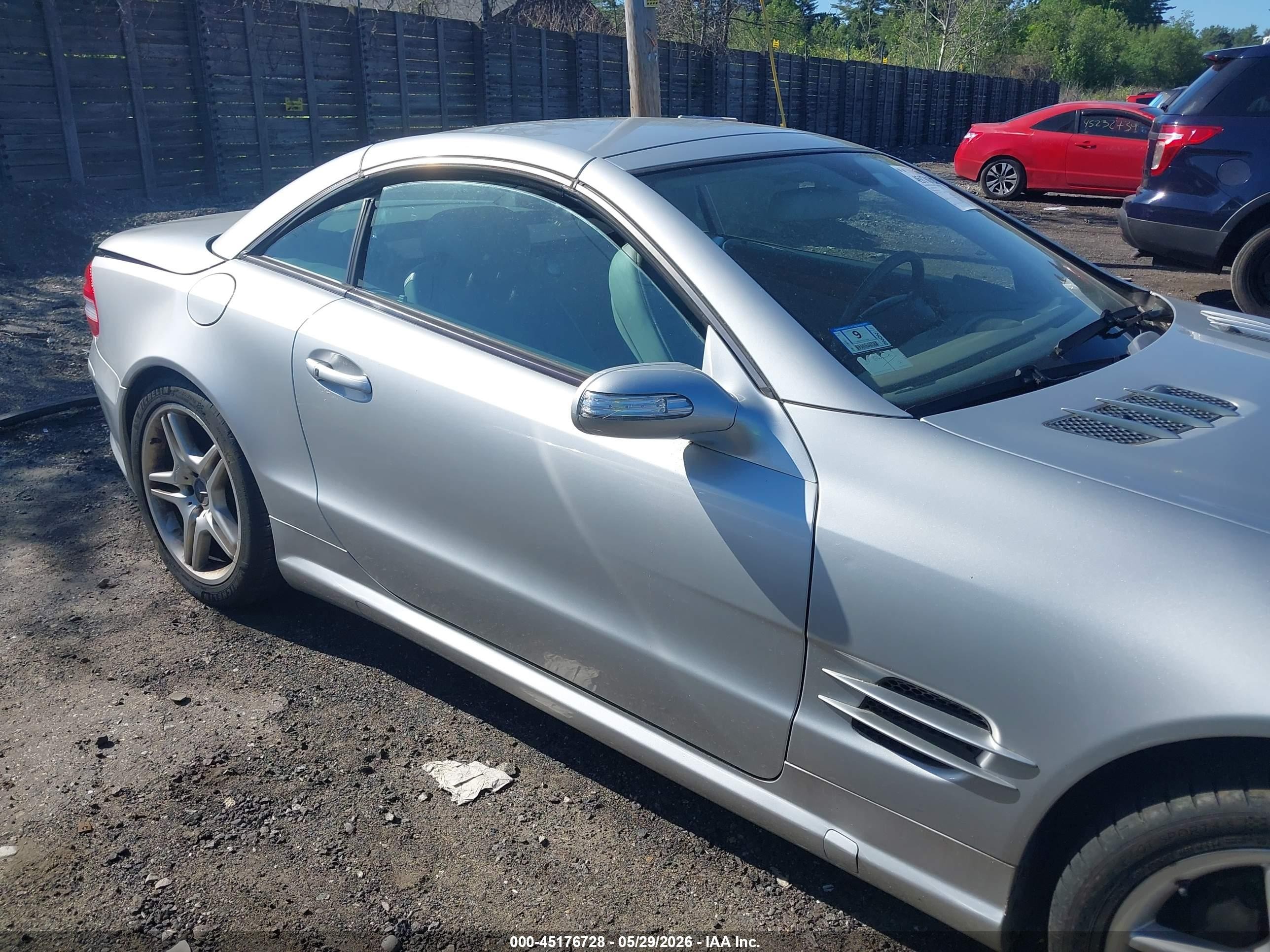 2007 Mercedes-benz Sl 550   Silver vin: WDBSK71FX7F130288
