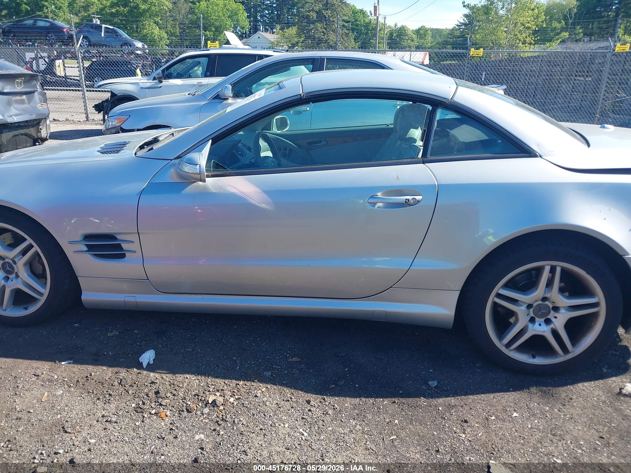 2007 Mercedes-benz Sl 550   Silver vin: WDBSK71FX7F130288