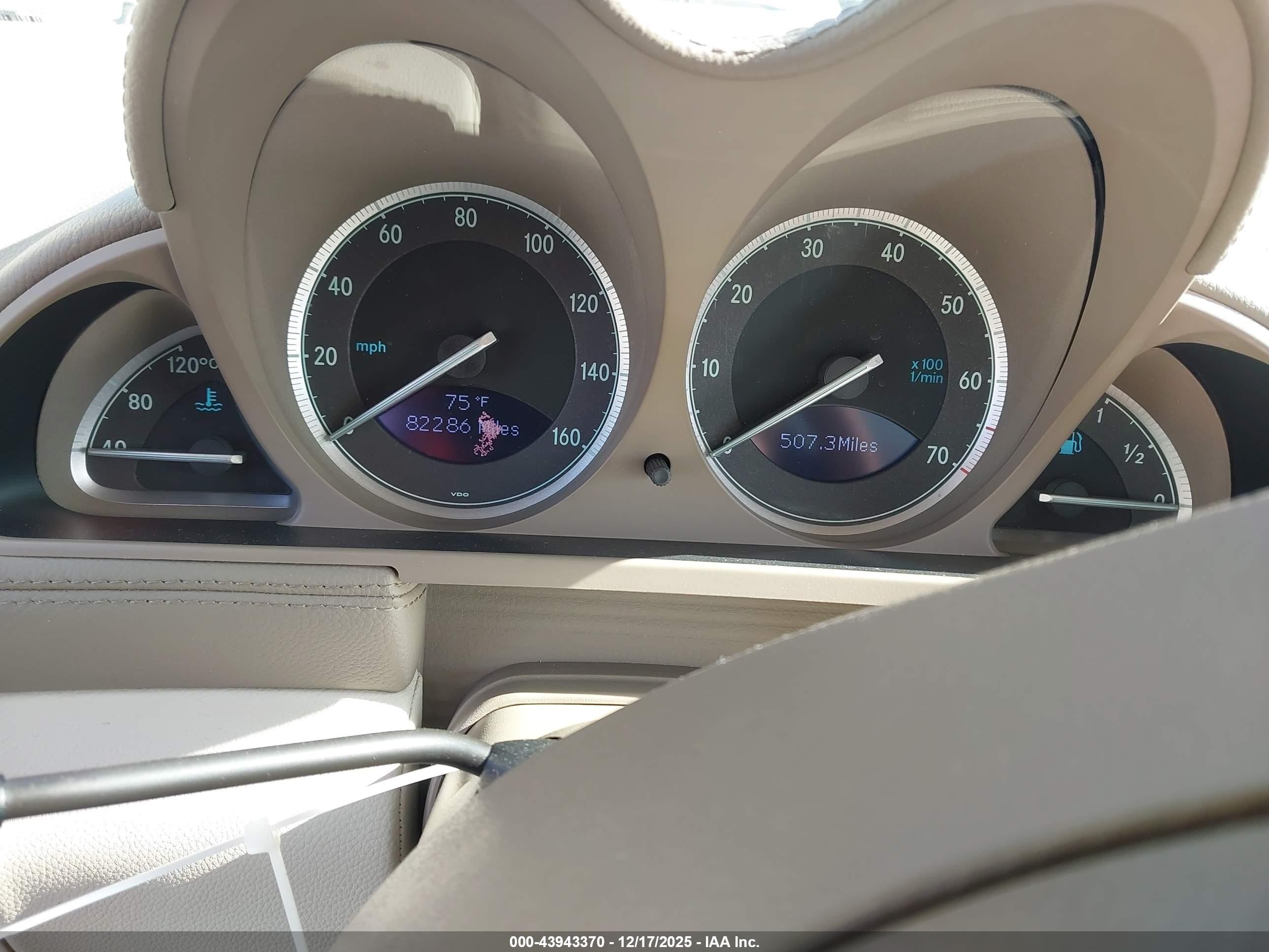 2008 Mercedes-benz Sl 550   White vin: WDBSK71FX8F136190