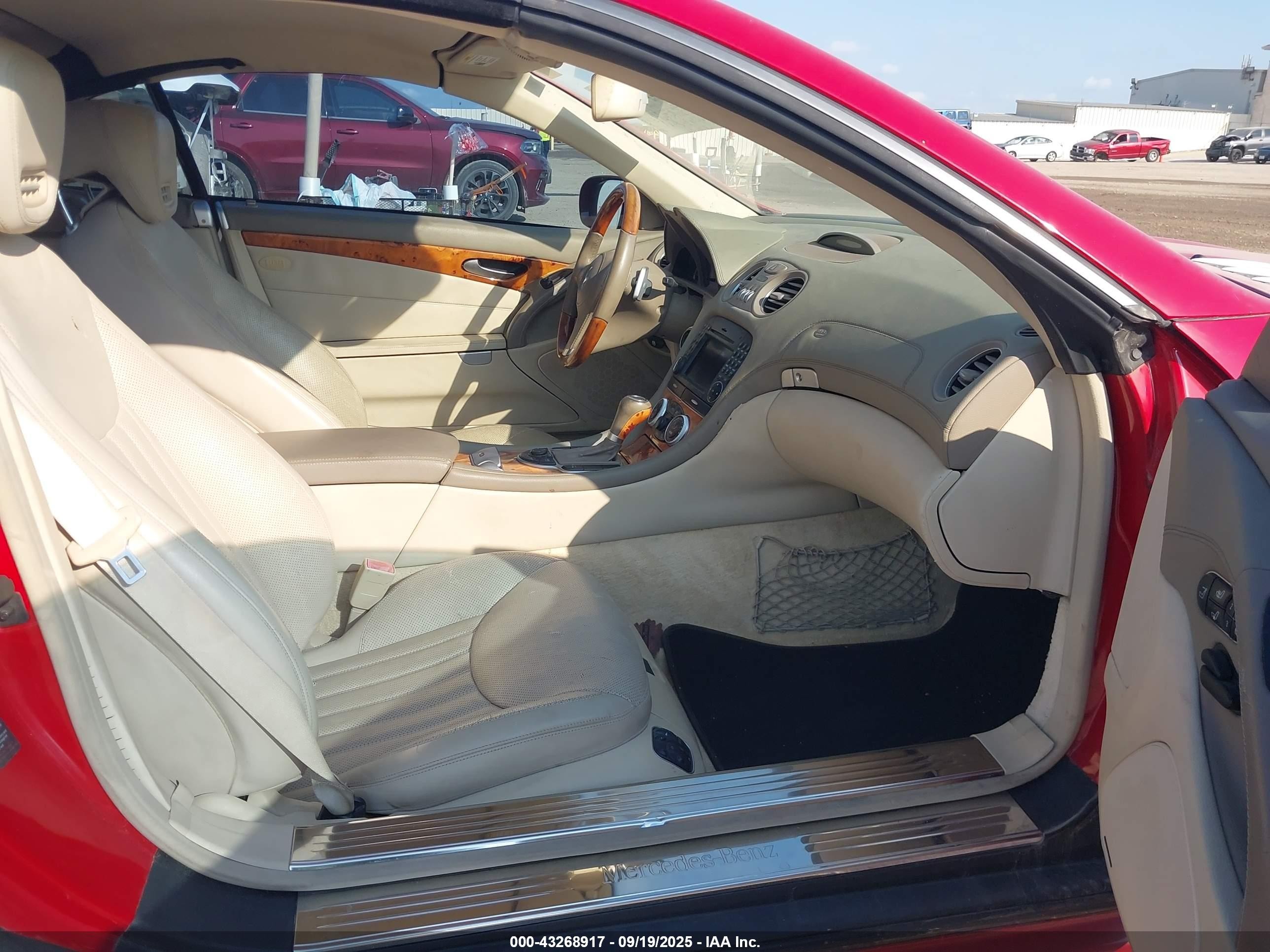 2009 Mercedes-benz Sl 550   Red vin: WDBSK71FX9F149054