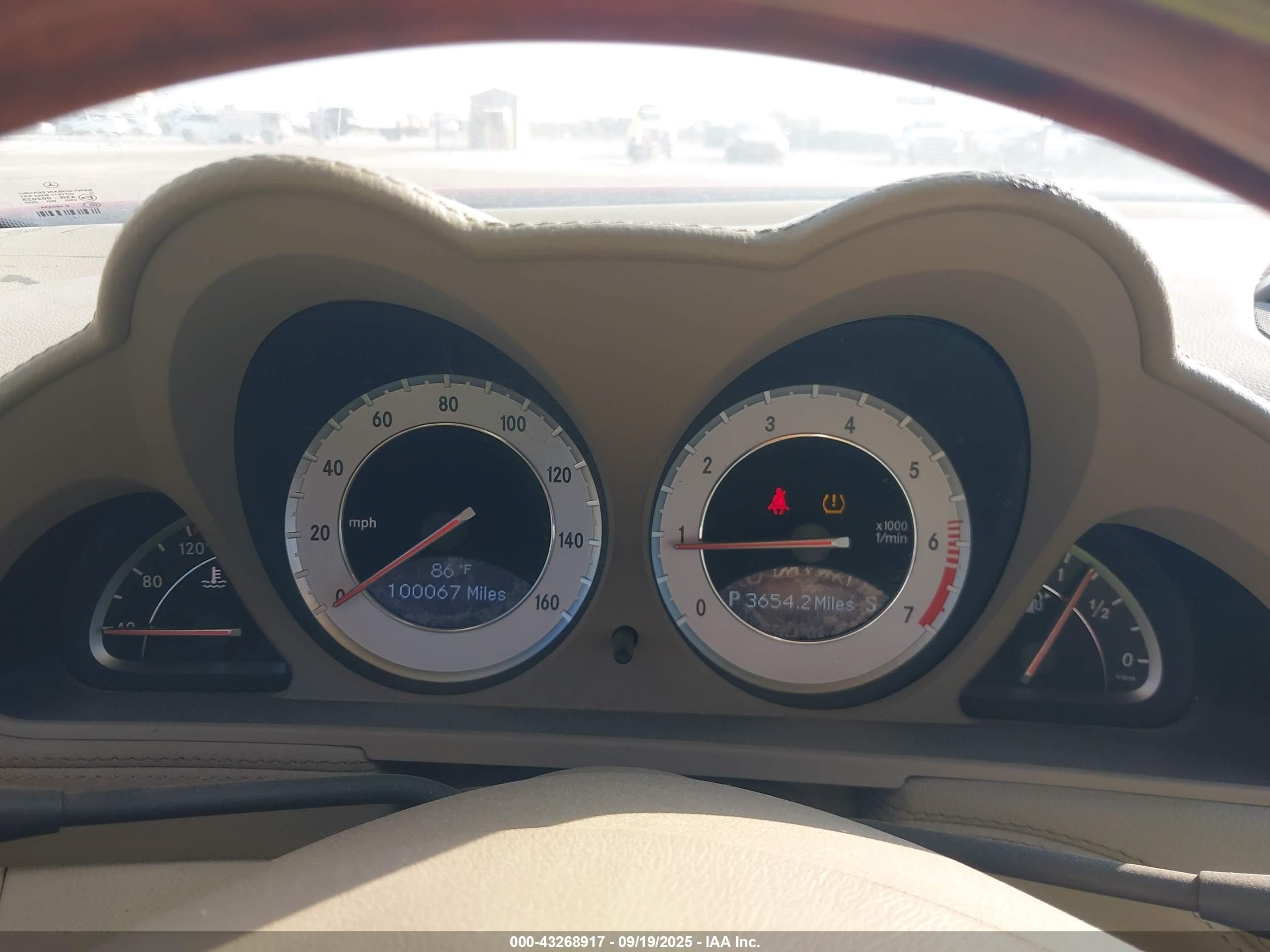 2009 Mercedes-benz Sl 550   Red vin: WDBSK71FX9F149054