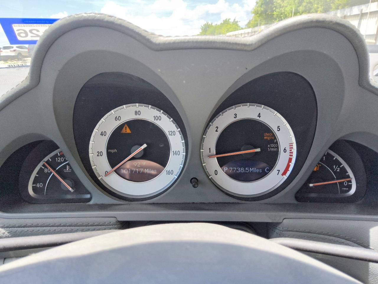 2009 Mercedes-benz Sl 550 Silver vin: WDBSK71FX9F155727