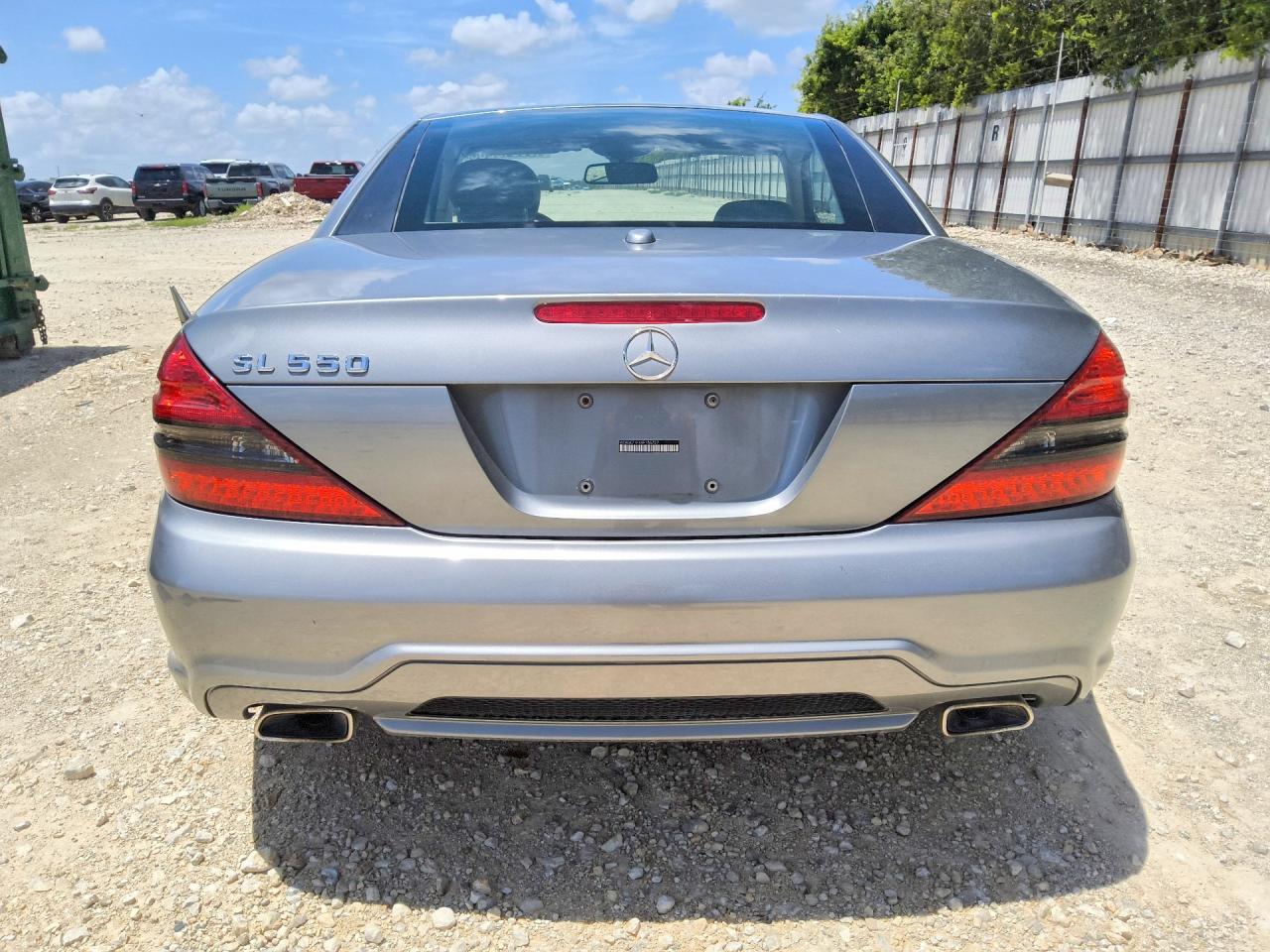 2009 Mercedes-benz Sl 550 Silver vin: WDBSK71FX9F155727