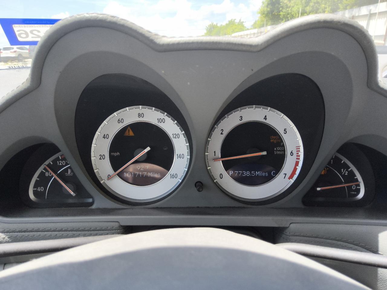 2009 Mercedes-benz Sl 550 Silver vin: WDBSK71FX9F155727 Damage: Warning Light - Engine, On, Unacceptable