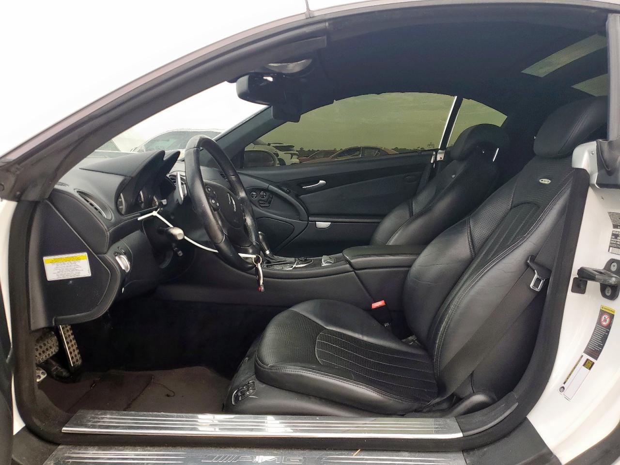 2007 Mercedes-benz Sl 55 Amg White vin: WDBSK72F67F131789