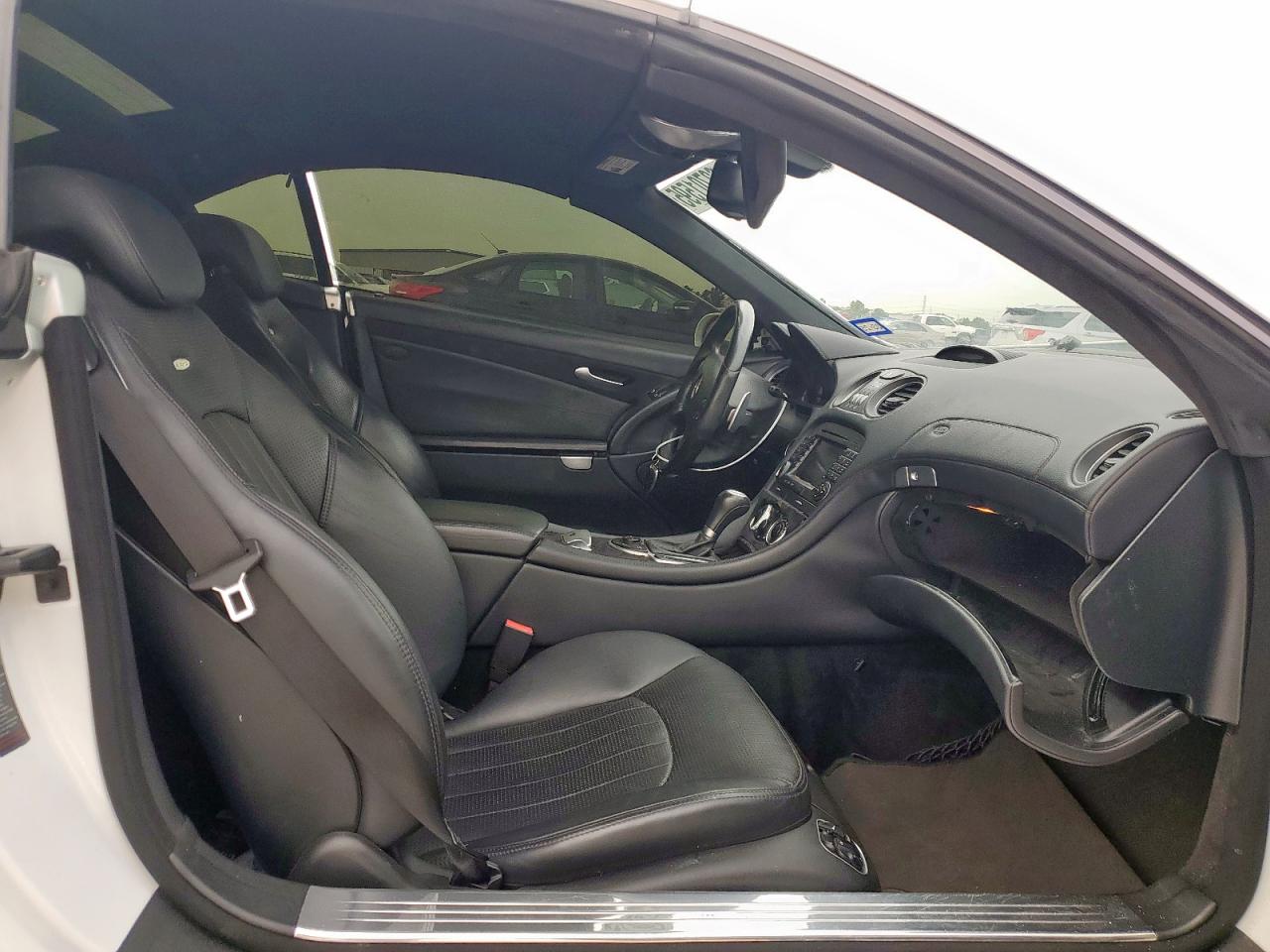 2007 Mercedes-benz Sl 55 Amg White vin: WDBSK72F67F131789