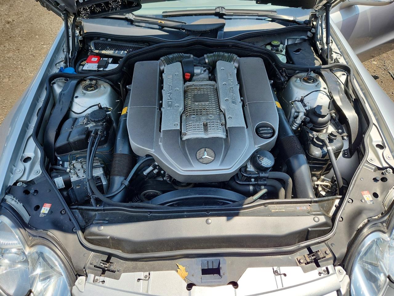 2005 Mercedes-benz Sl 55 Amg Silver vin: WDBSK74F45F092839
