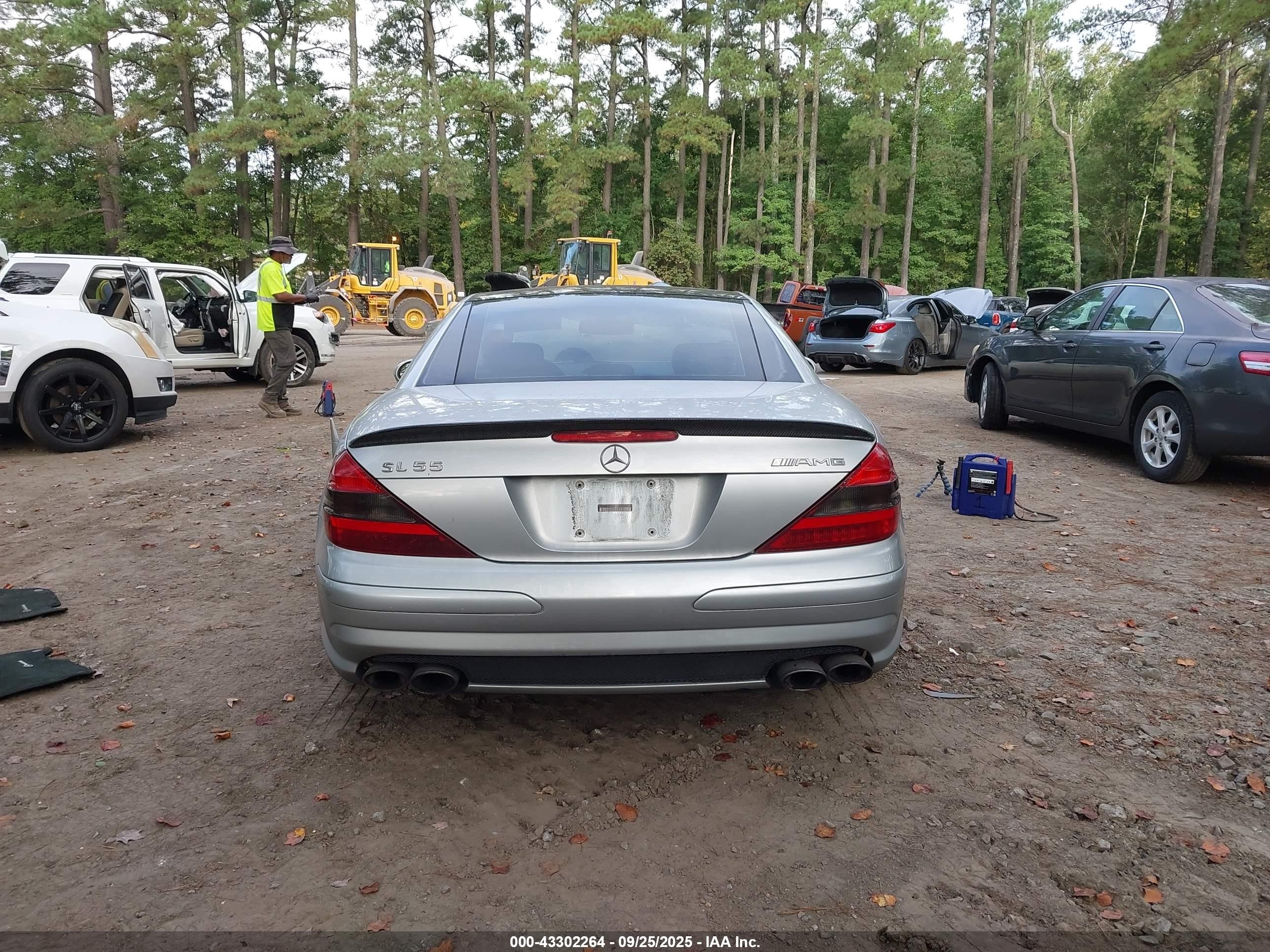2003 Mercedes-benz Sl 55 Amg   Silver vin: WDBSK74F63F045826