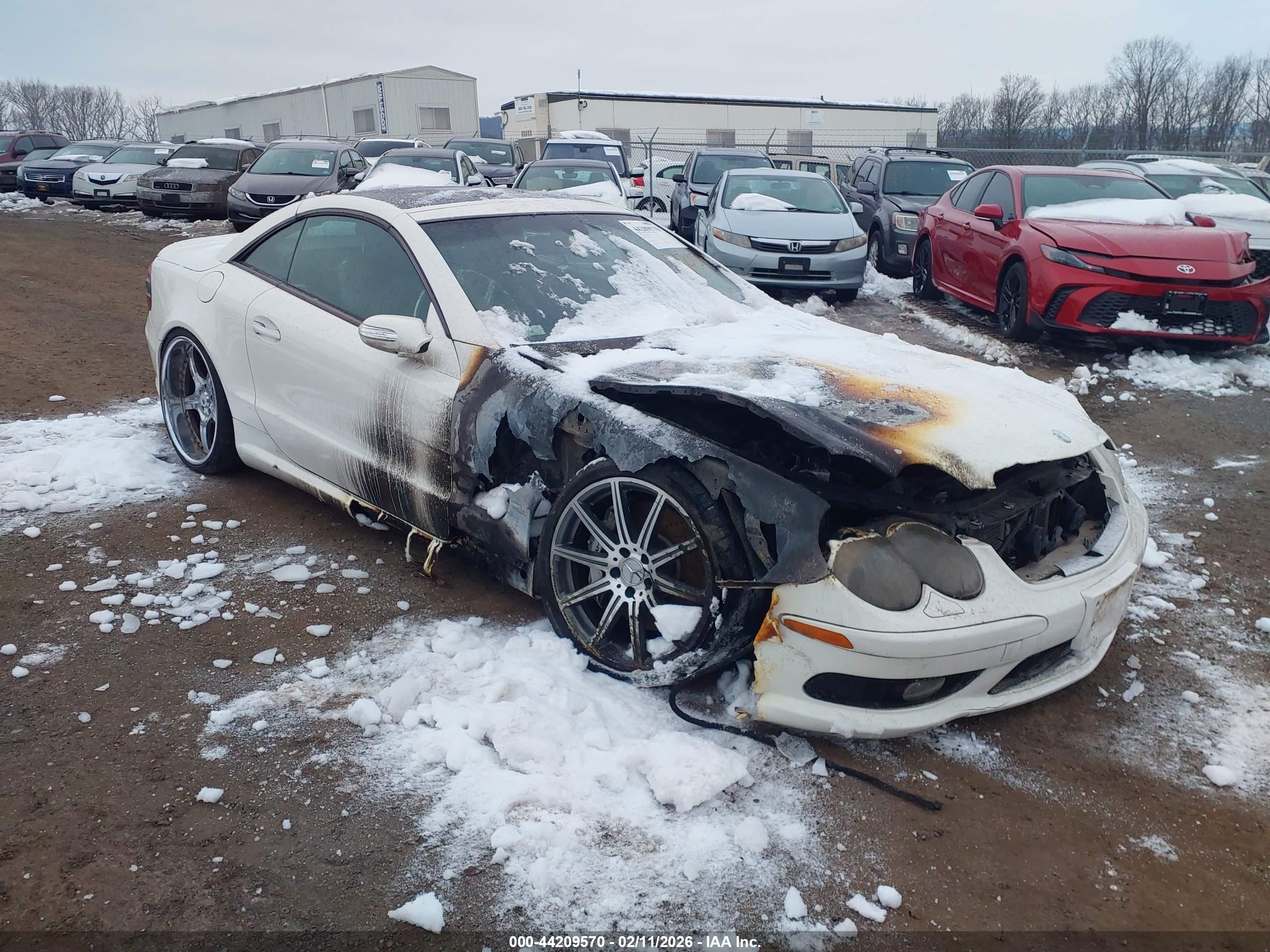 2004 Mercedes-benz Sl 55 Amg   Белый vin: WDBSK74F64F069237