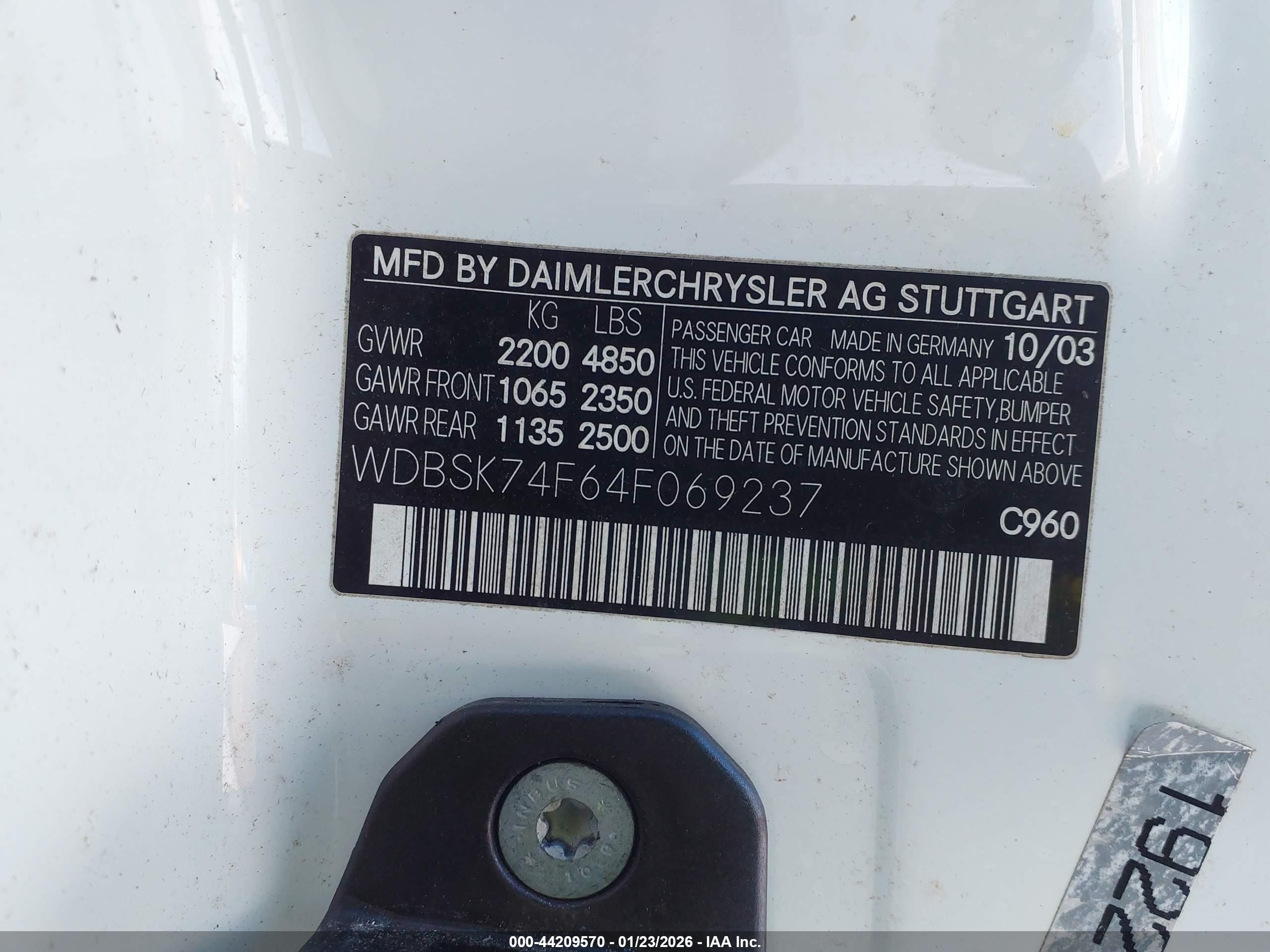 2004 Mercedes-benz Sl 55 Amg   White vin: WDBSK74F64F069237