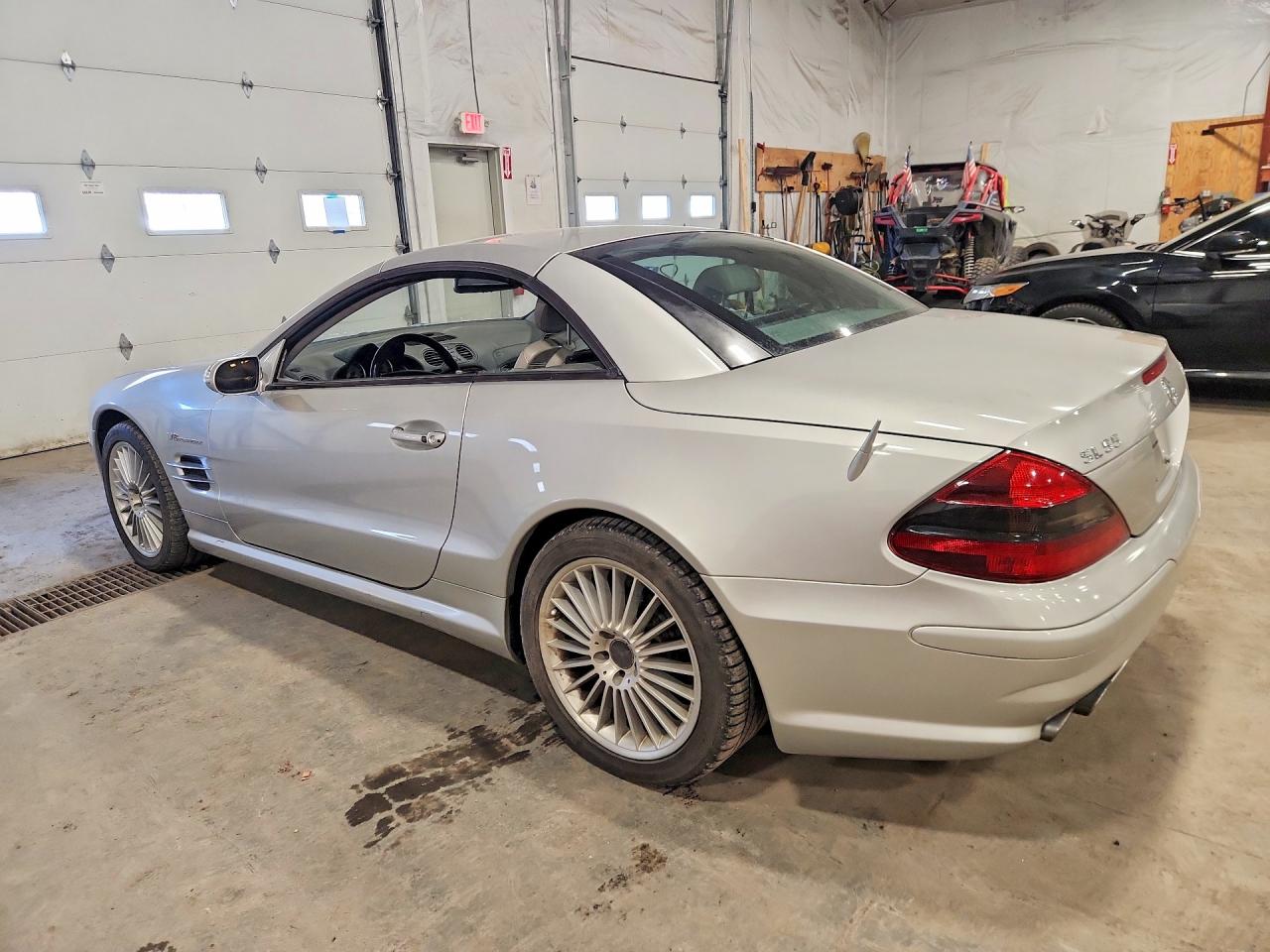 2004 Mercedes-benz Sl 55 Amg Серебряный vin: WDBSK74F74F073166
