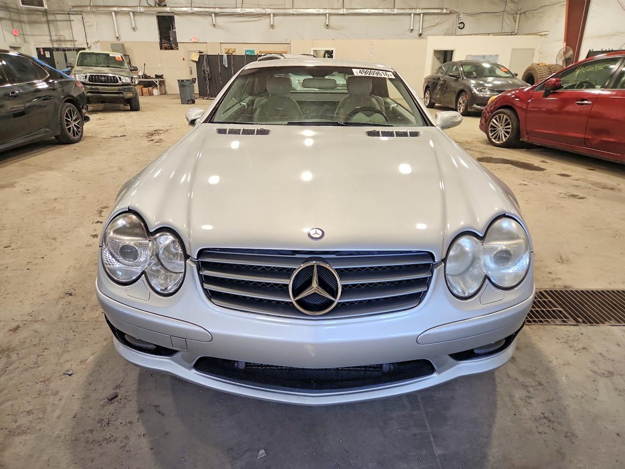 2004 Mercedes-benz Sl 55 Amg Серебряный vin: WDBSK74F74F073166
