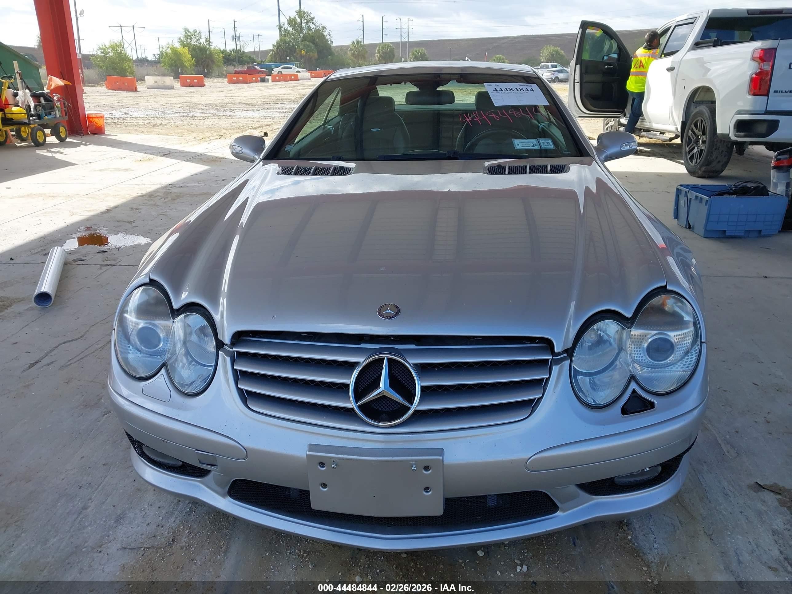 2003 Mercedes-benz Sl 55 Amg   Silver vin: WDBSK74F83F025335
