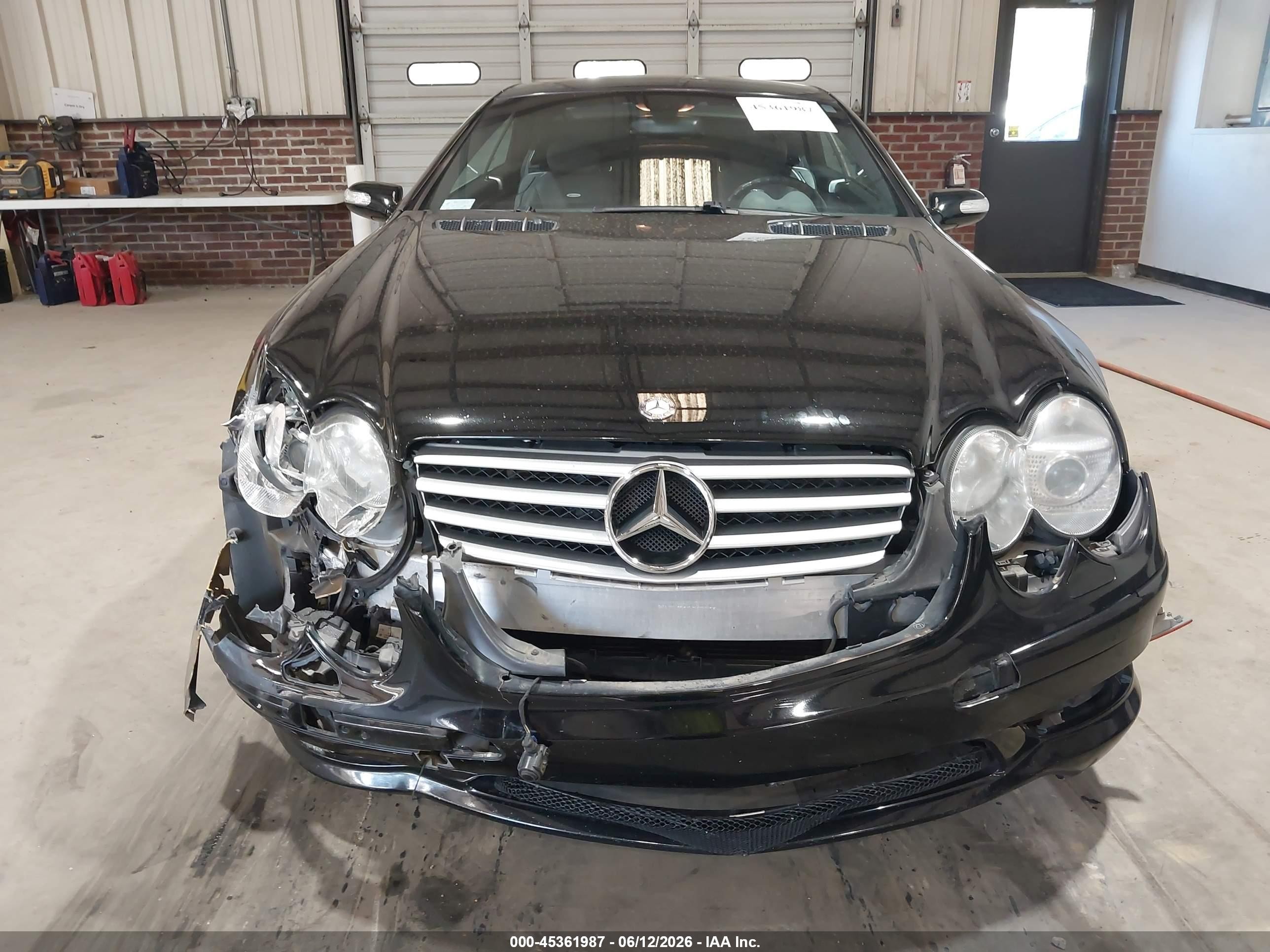 2004 Mercedes-benz Sl 55 Amg   Черный vin: WDBSK74F84F076903