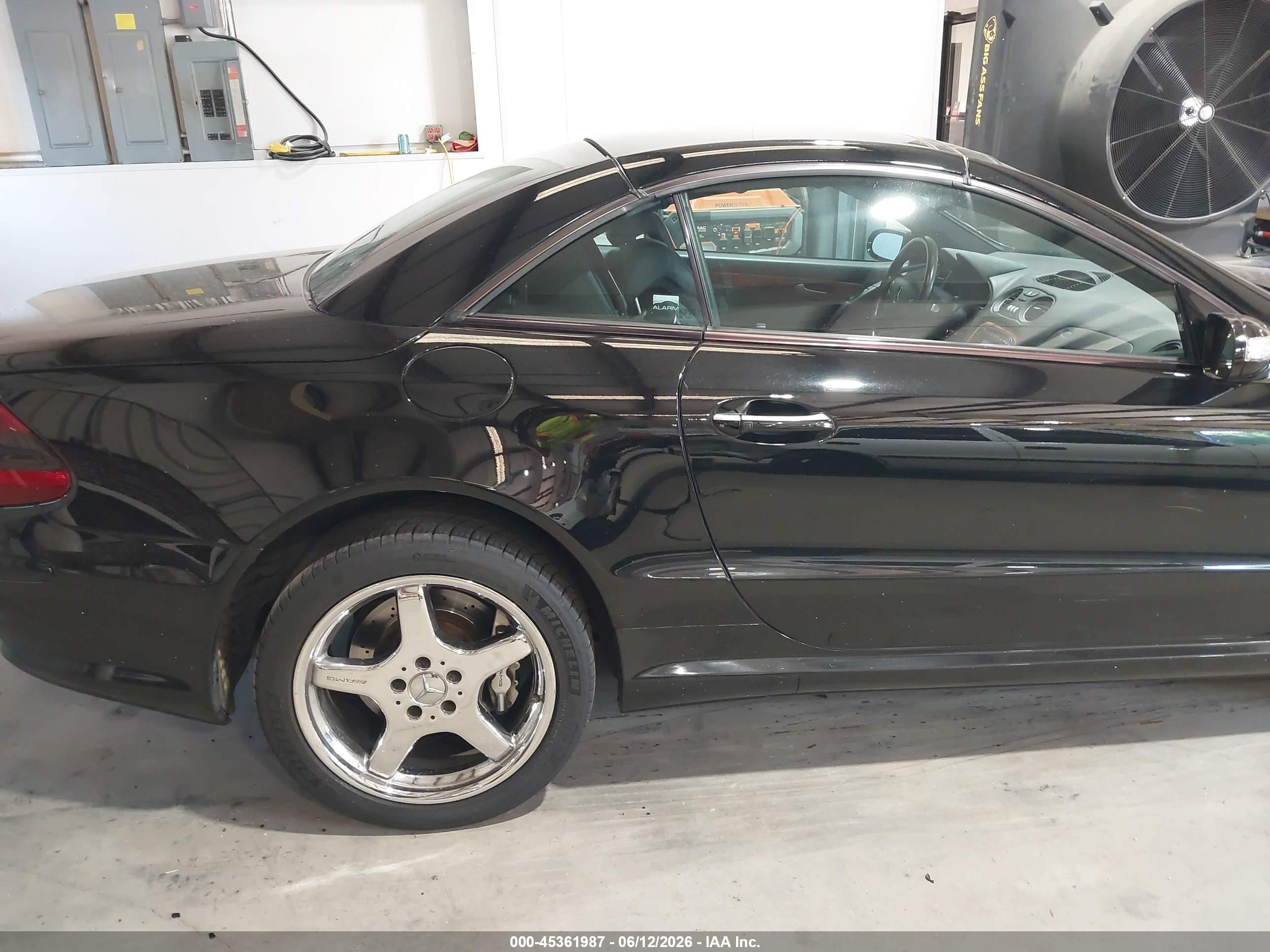 2004 Mercedes-benz Sl 55 Amg   Черный vin: WDBSK74F84F076903
