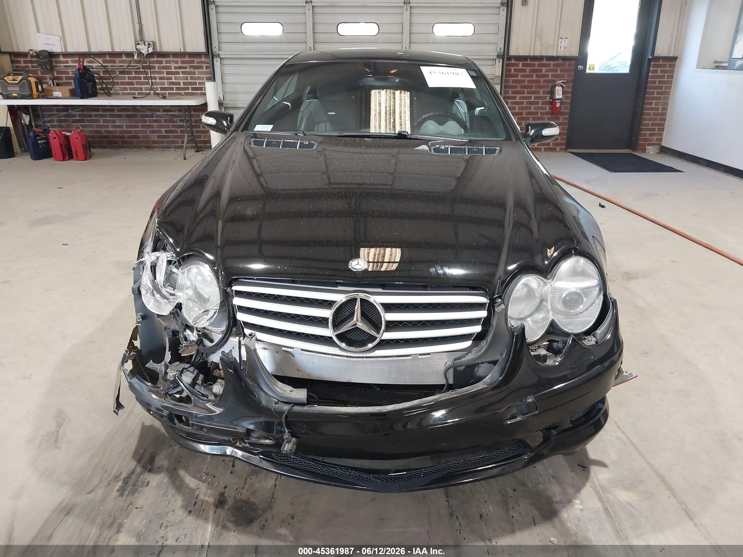 2004 Mercedes-benz Sl 55 Amg   Черный vin: WDBSK74F84F076903