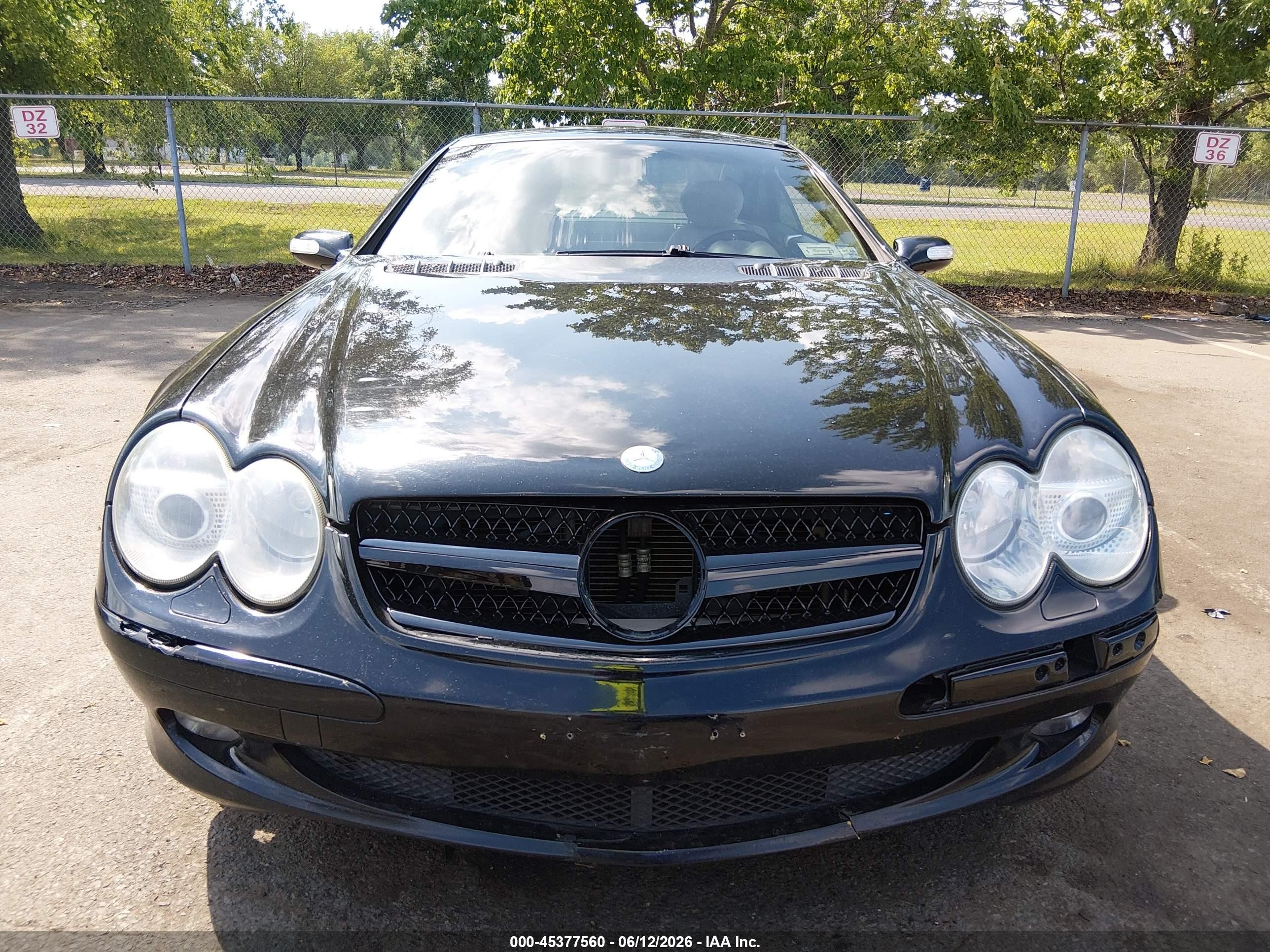 2004 Mercedes-benz Sl 500 Черный vin: WDBSK75F04F072410