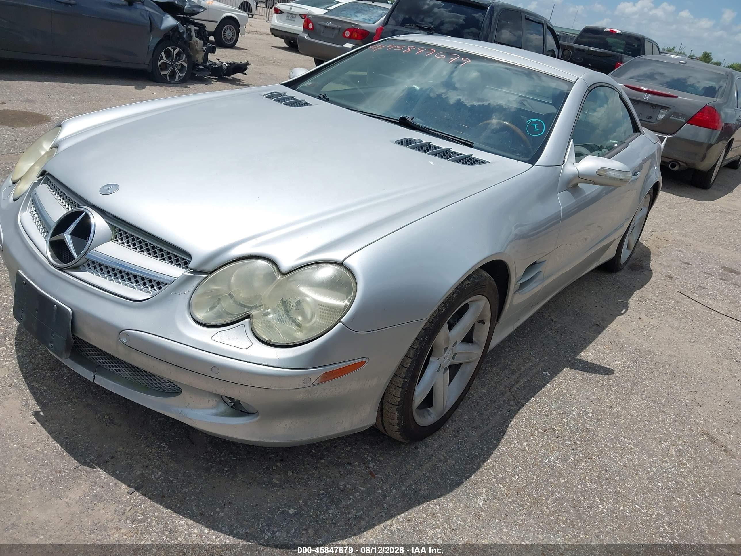 2005 Mercedes-benz Sl 500   Silver vin: WDBSK75F05F099169