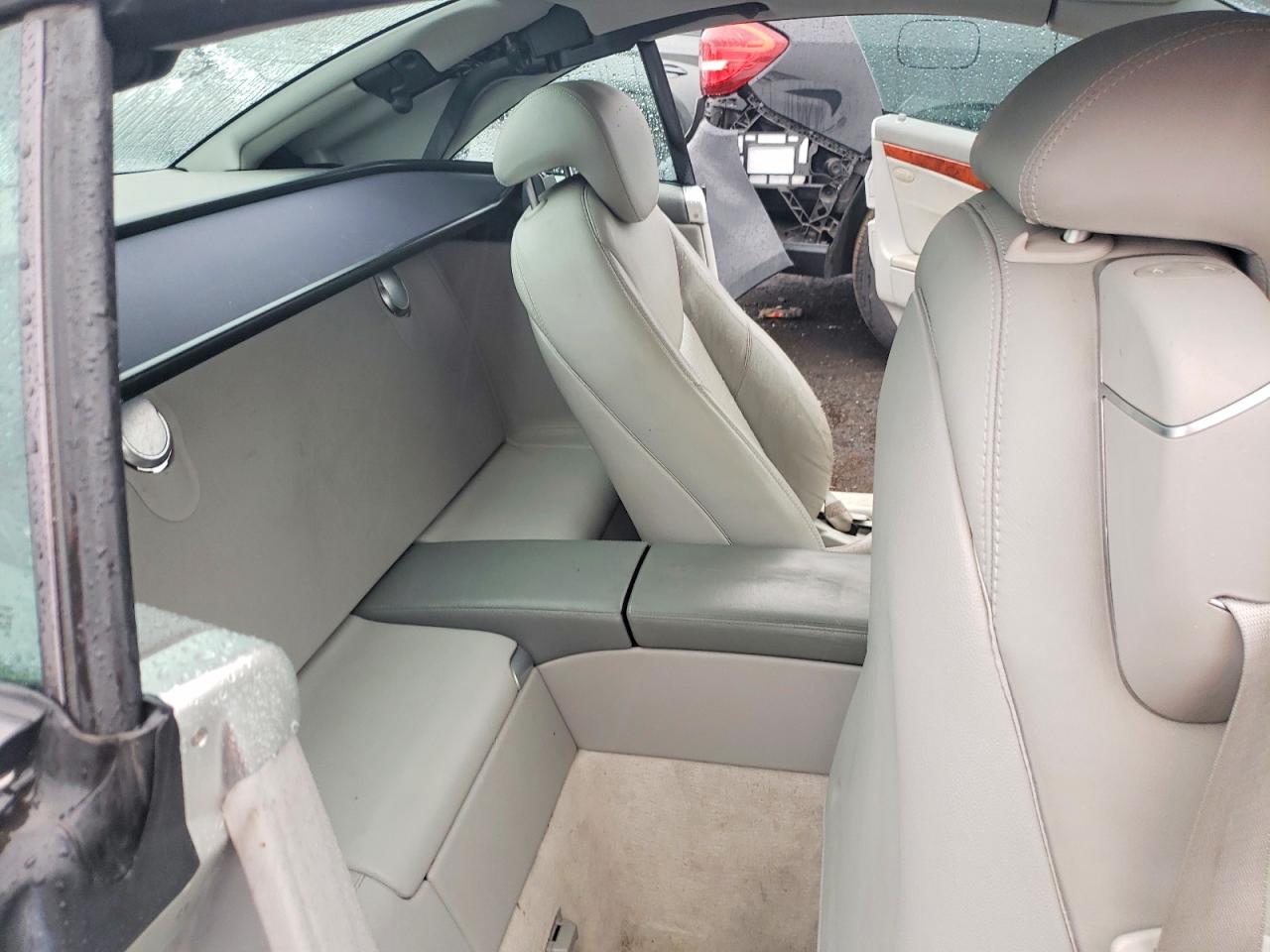 2004 Mercedes-benz Sl 500 Silver vin: WDBSK75F14F070181