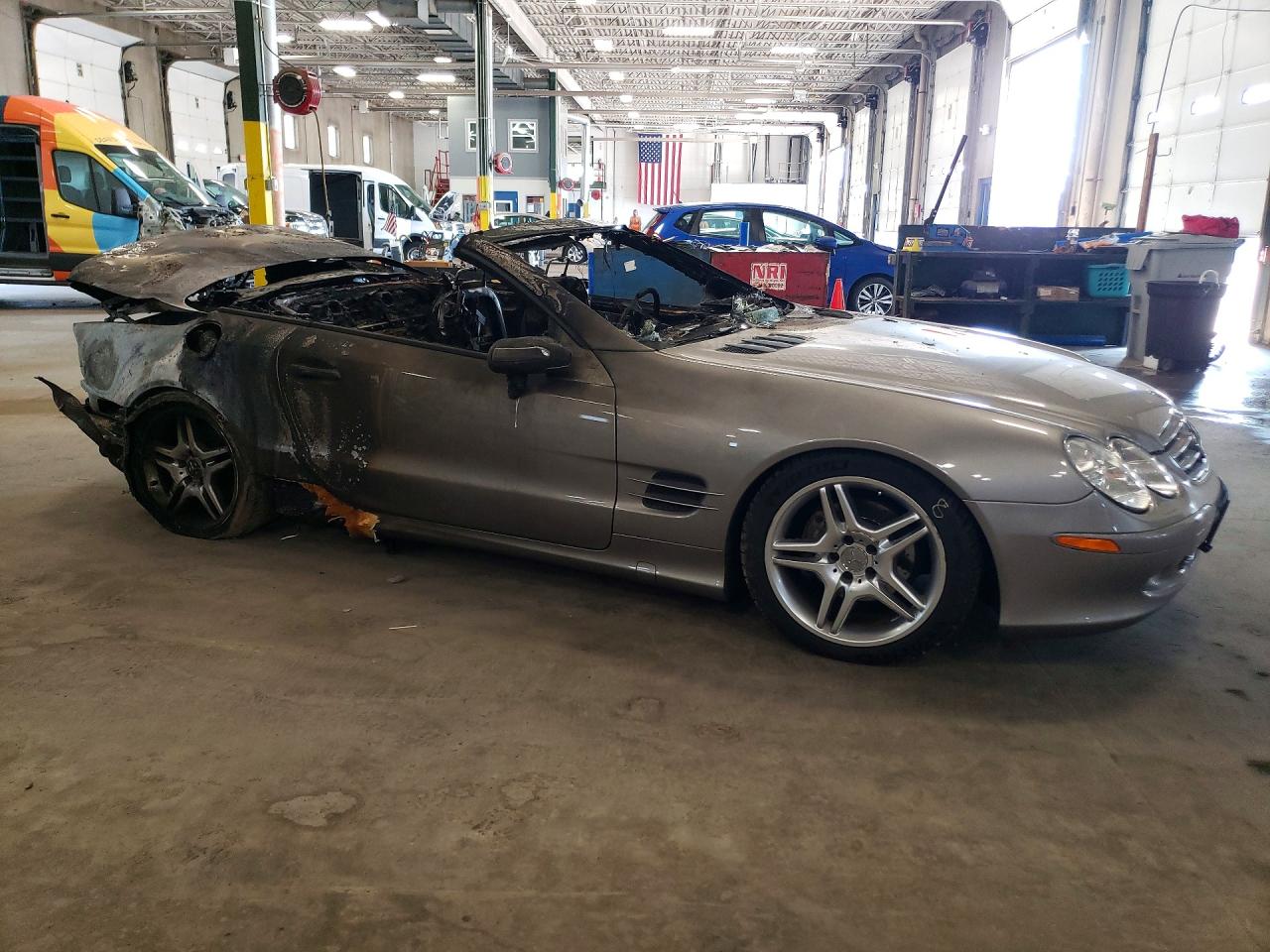 2005 Mercedes-benz Sl 500 Серебряный vin: WDBSK75F15F092960