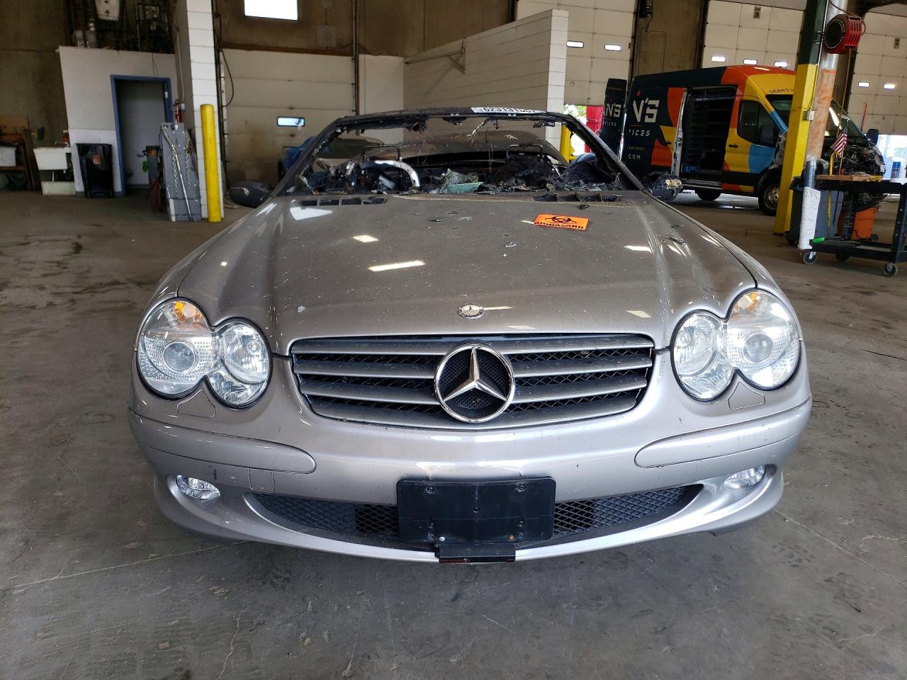 2005 Mercedes-benz Sl 500 Серебряный vin: WDBSK75F15F092960