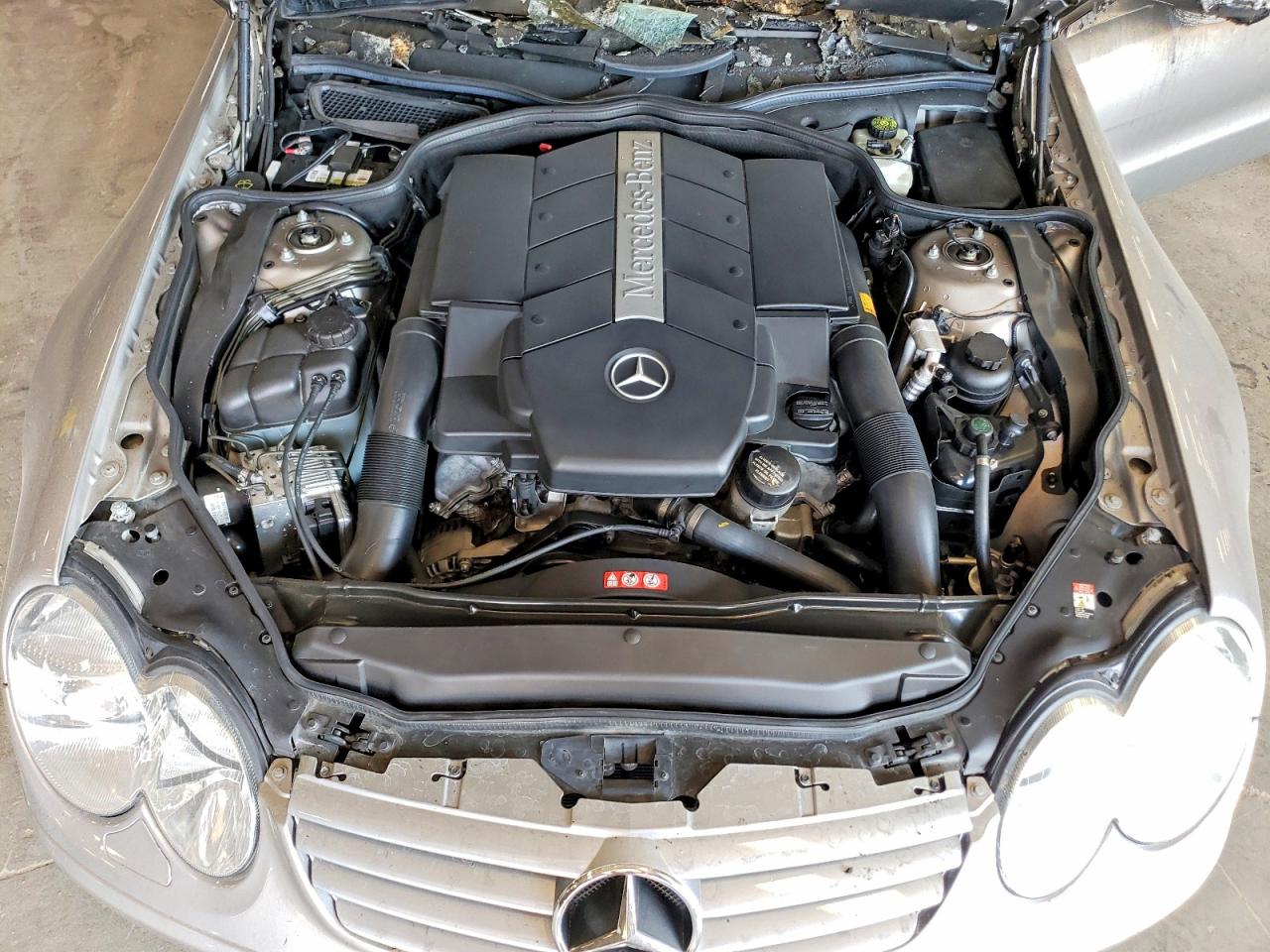 2005 Mercedes-benz Sl 500 Серебряный vin: WDBSK75F15F092960