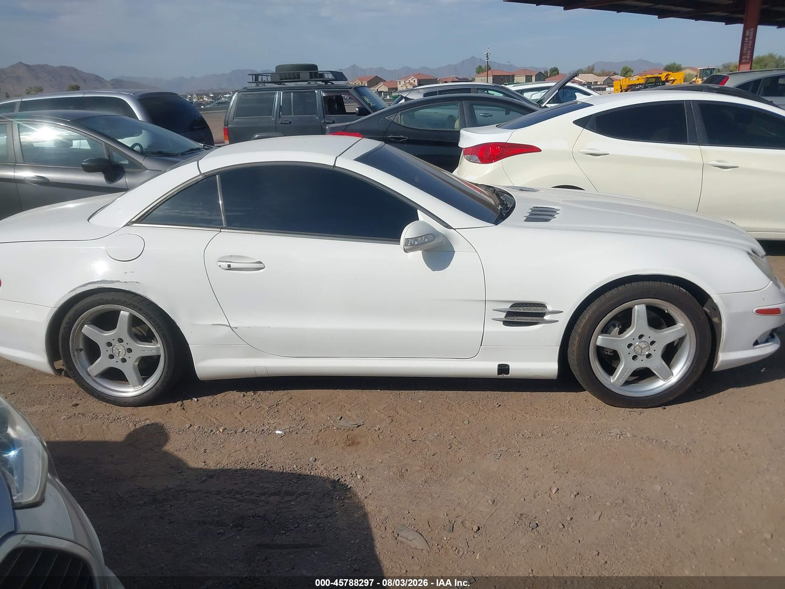 2003 Mercedes-benz Sl 500   White vin: WDBSK75F23F006648