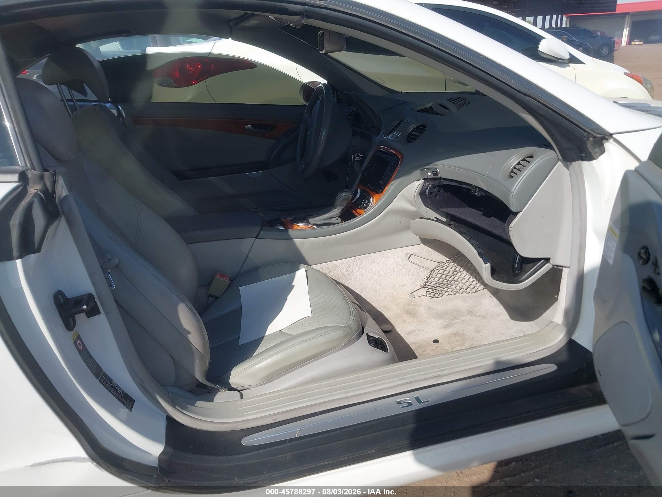 2003 Mercedes-benz Sl 500   White vin: WDBSK75F23F006648