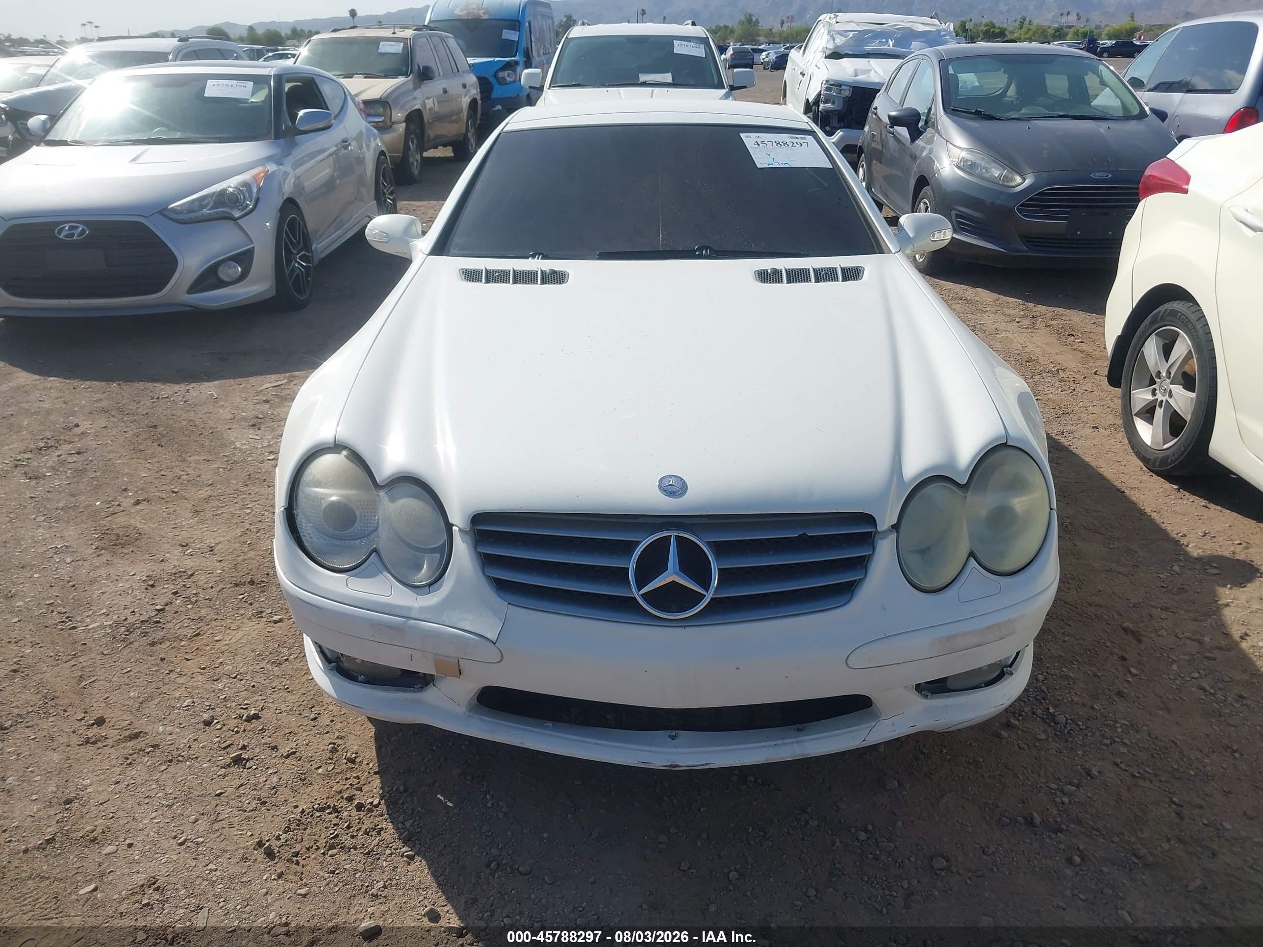 2003 Mercedes-benz Sl 500   White vin: WDBSK75F23F006648