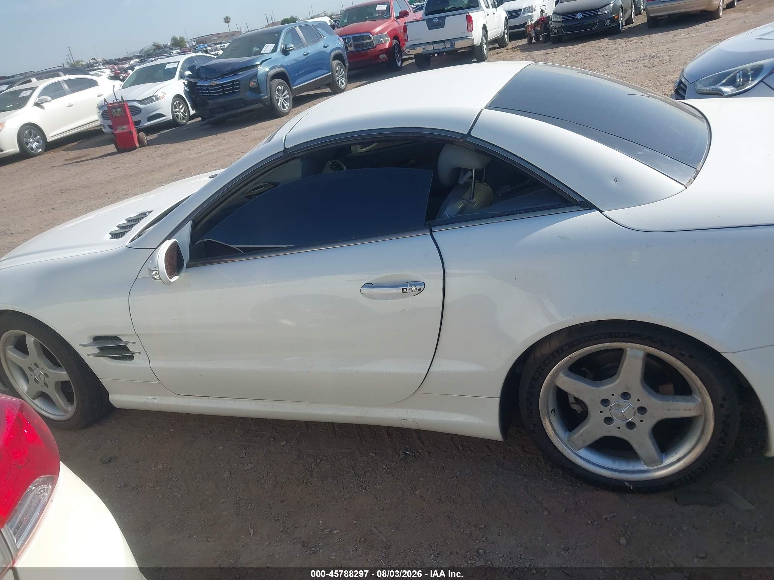 2003 Mercedes-benz Sl 500   White vin: WDBSK75F23F006648