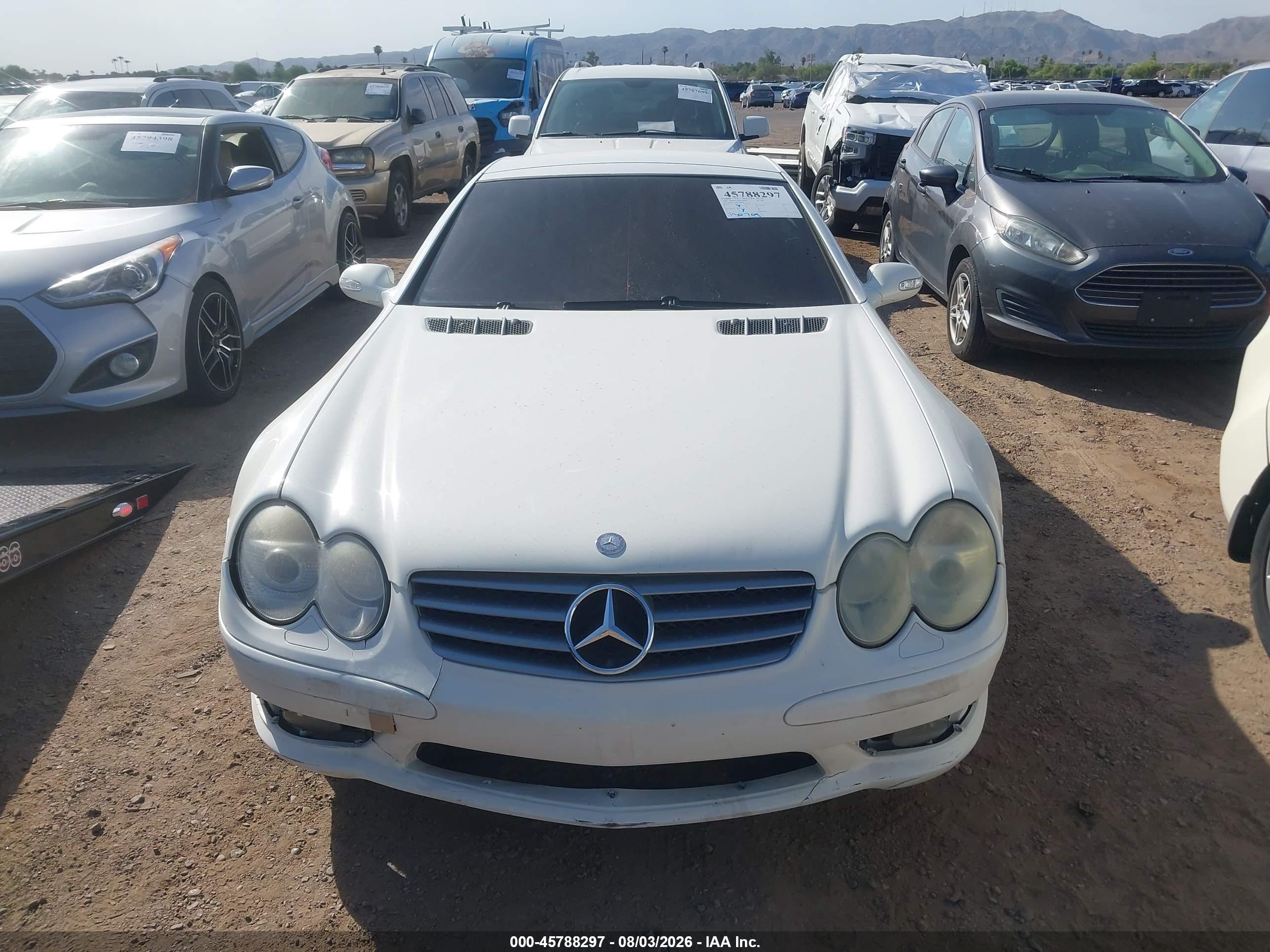 2003 Mercedes-benz Sl 500   White vin: WDBSK75F23F006648