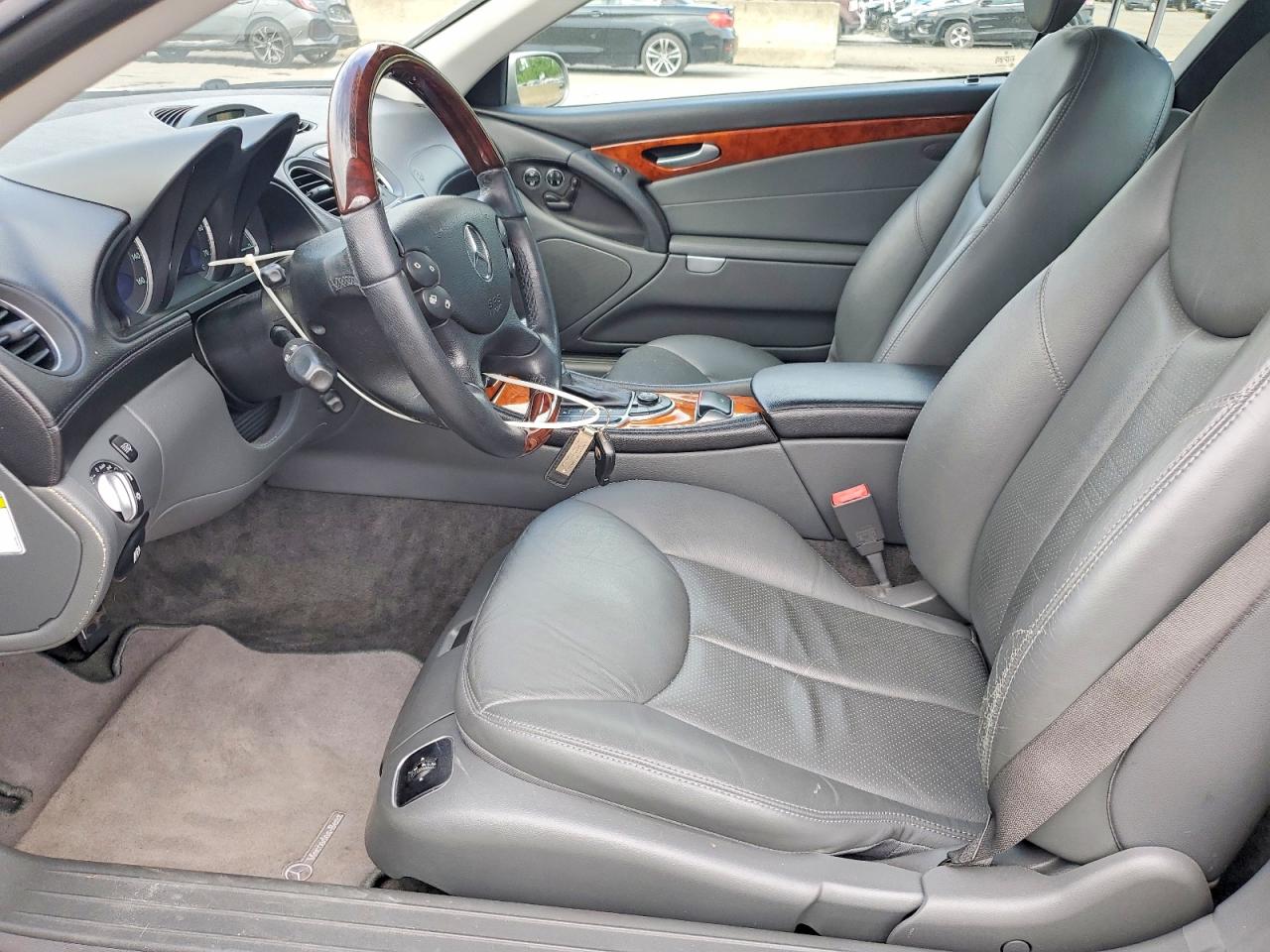 2005 Mercedes-benz Sl 500 Gray vin: WDBSK75F25F087301