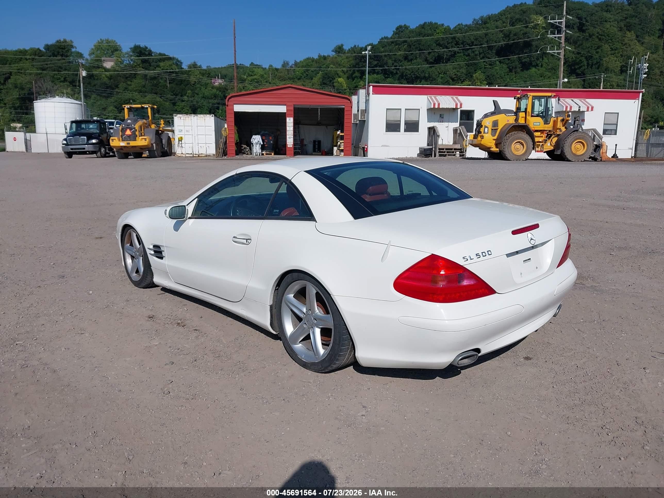 2005 Mercedes-benz Sl 500   White vin: WDBSK75F25F092398