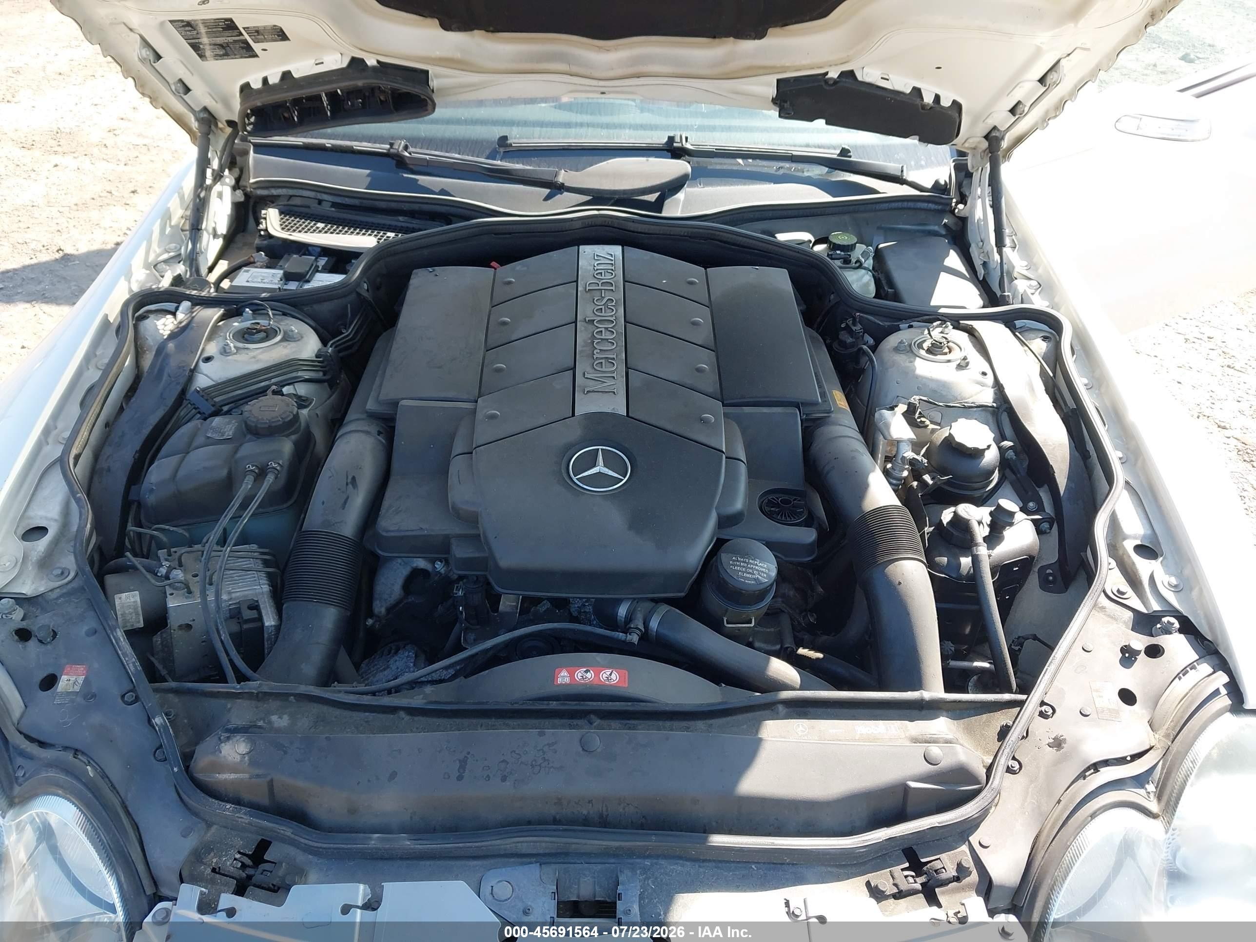 2005 Mercedes-benz Sl 500   White vin: WDBSK75F25F092398
