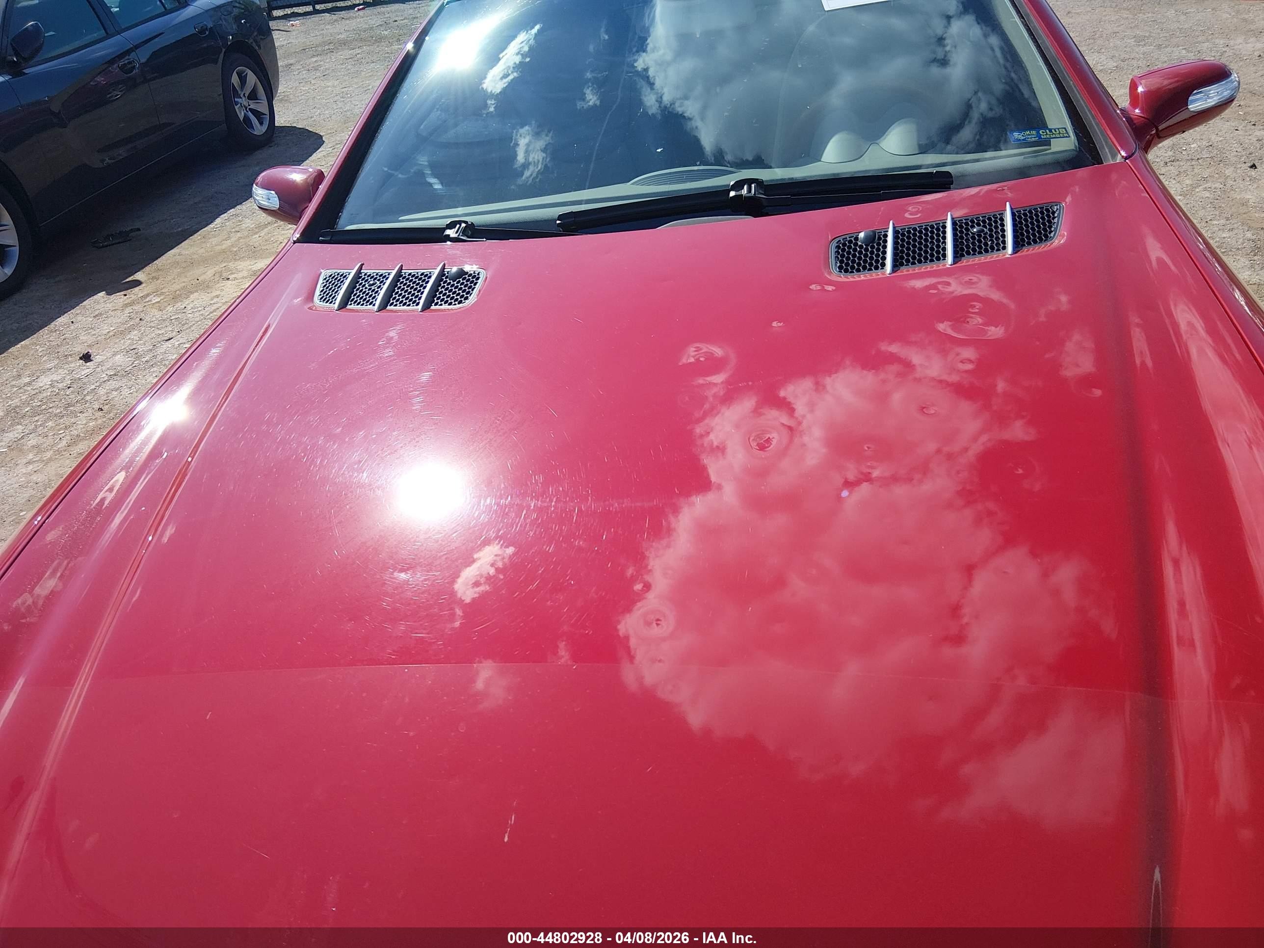2005 Mercedes-benz Sl 500   Red vin: WDBSK75F25F104646