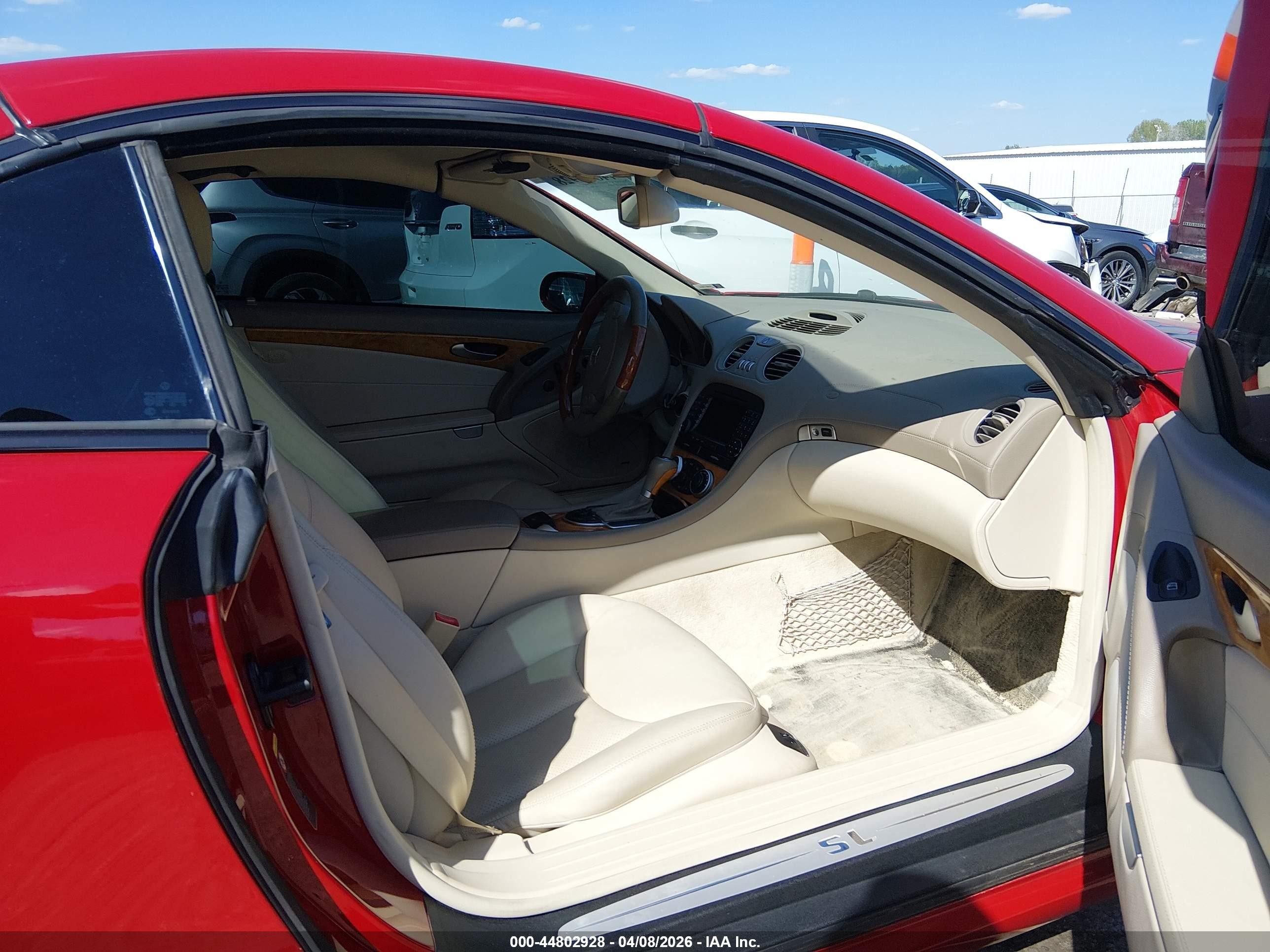 2005 Mercedes-benz Sl 500   Red vin: WDBSK75F25F104646