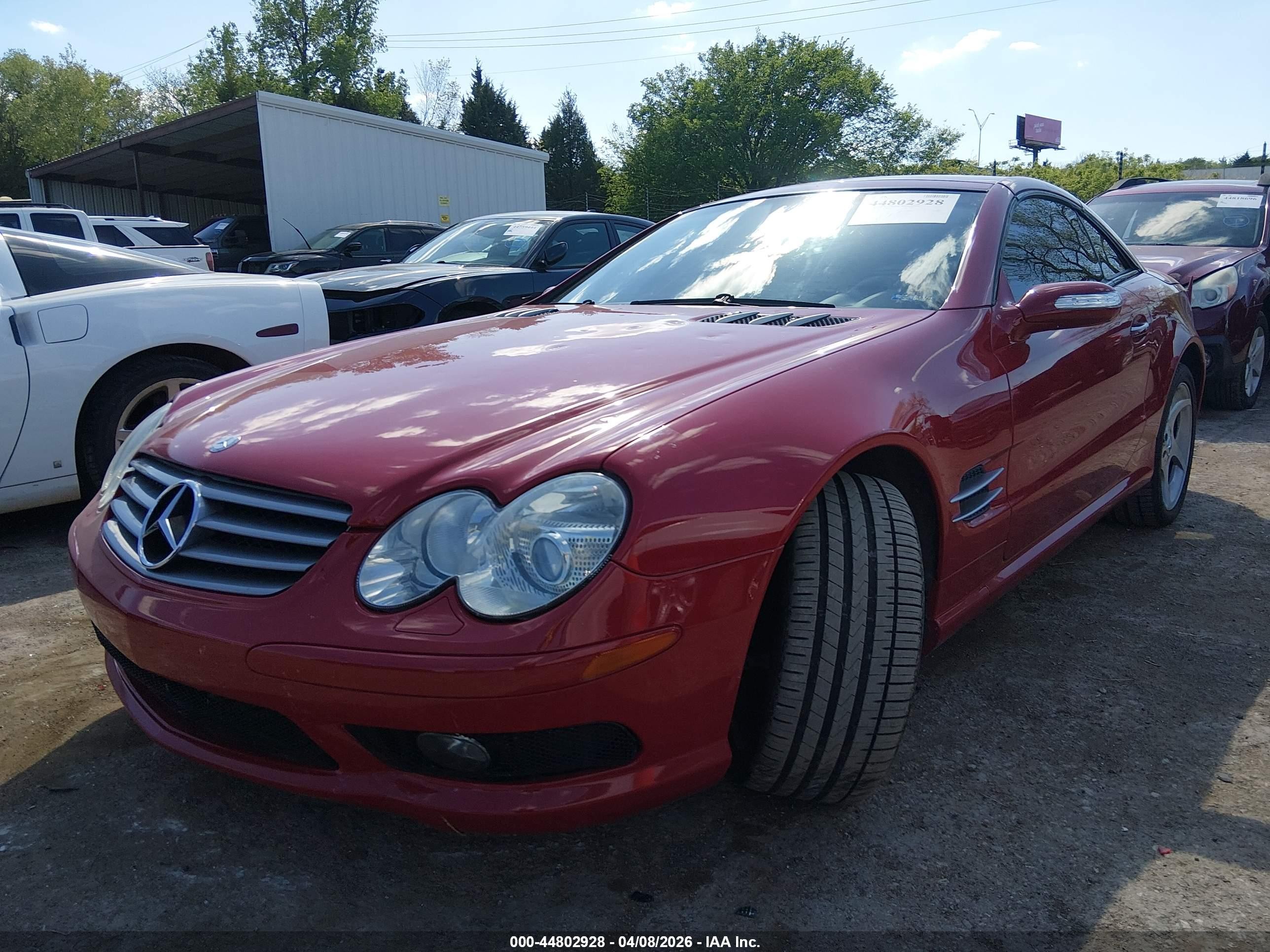 2005 Mercedes-benz Sl 500   Red vin: WDBSK75F25F104646