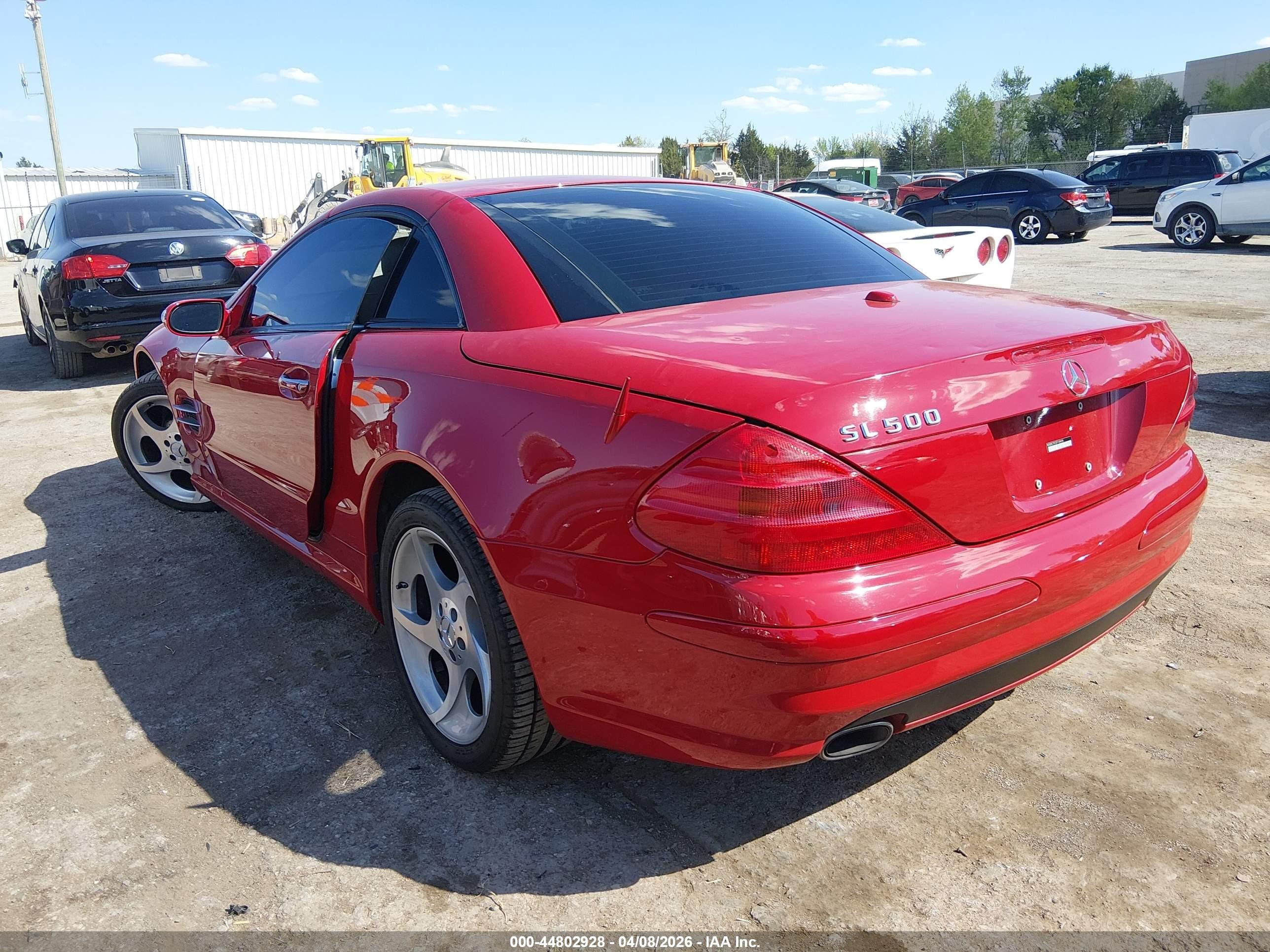 2005 Mercedes-benz Sl 500   Red vin: WDBSK75F25F104646