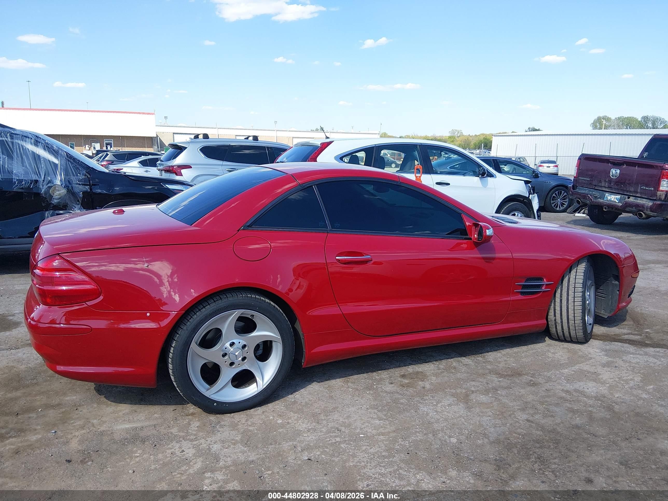2005 Mercedes-benz Sl 500   Red vin: WDBSK75F25F104646