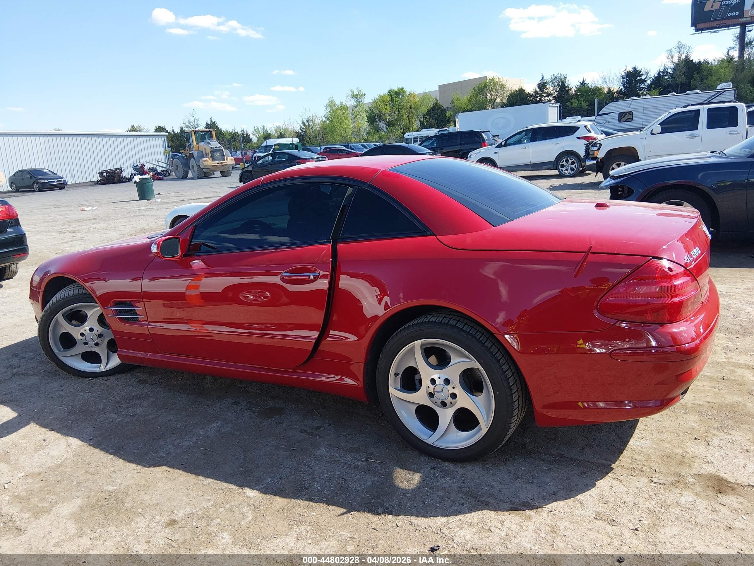 2005 Mercedes-benz Sl 500   Red vin: WDBSK75F25F104646