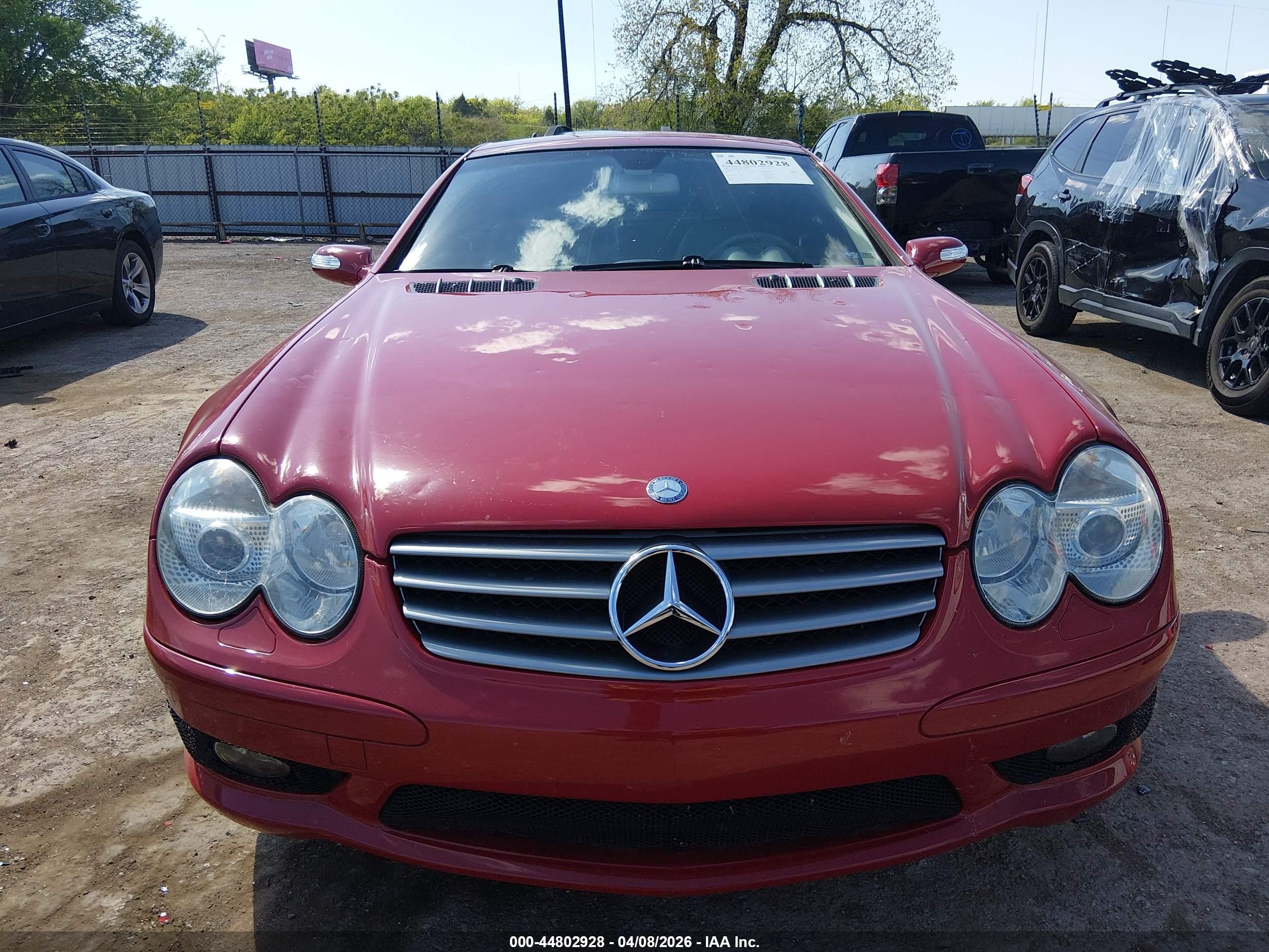2005 Mercedes-benz Sl 500   Red vin: WDBSK75F25F104646