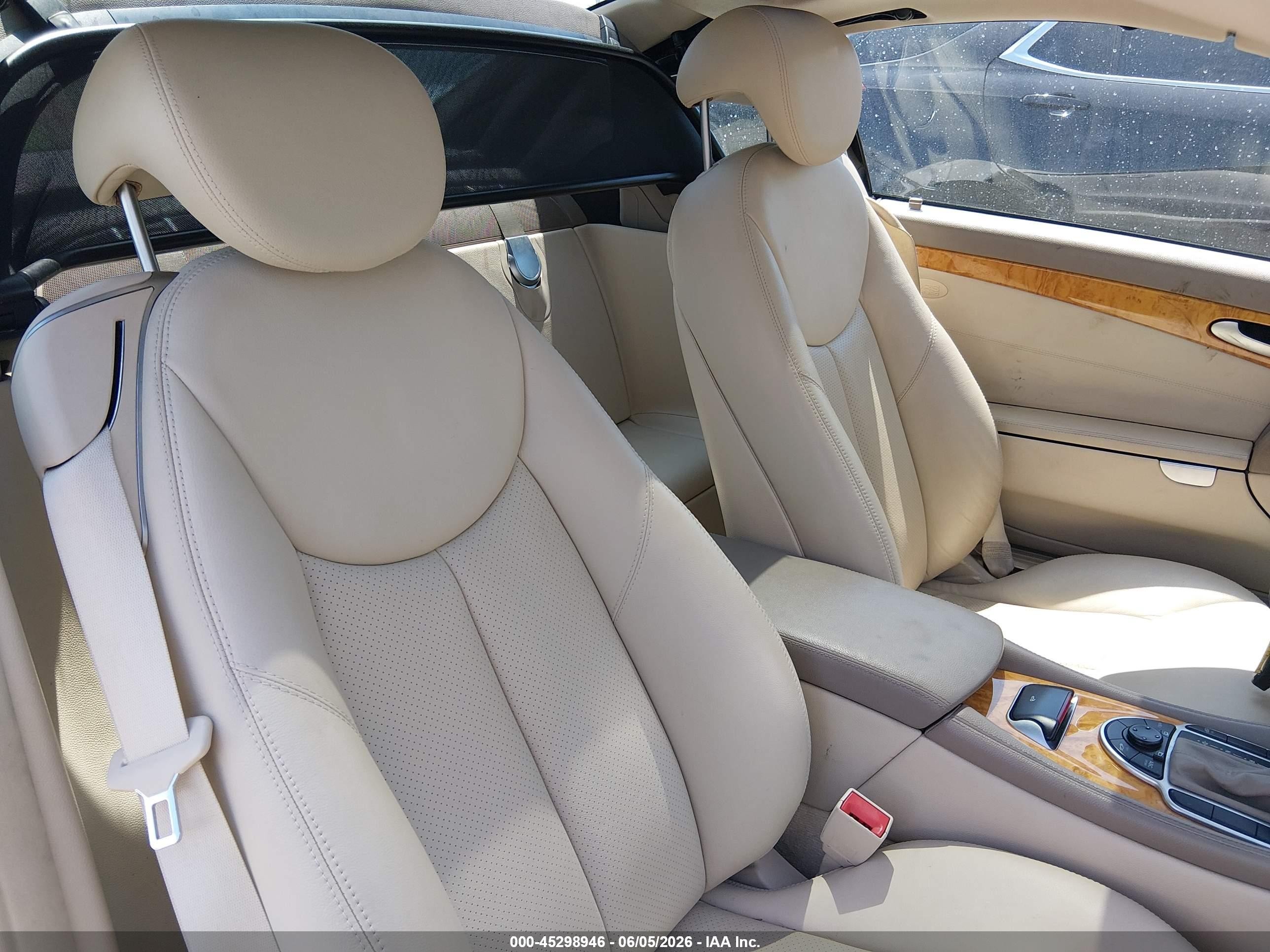2003 Mercedes-benz Sl 500   White vin: WDBSK75F33F058483