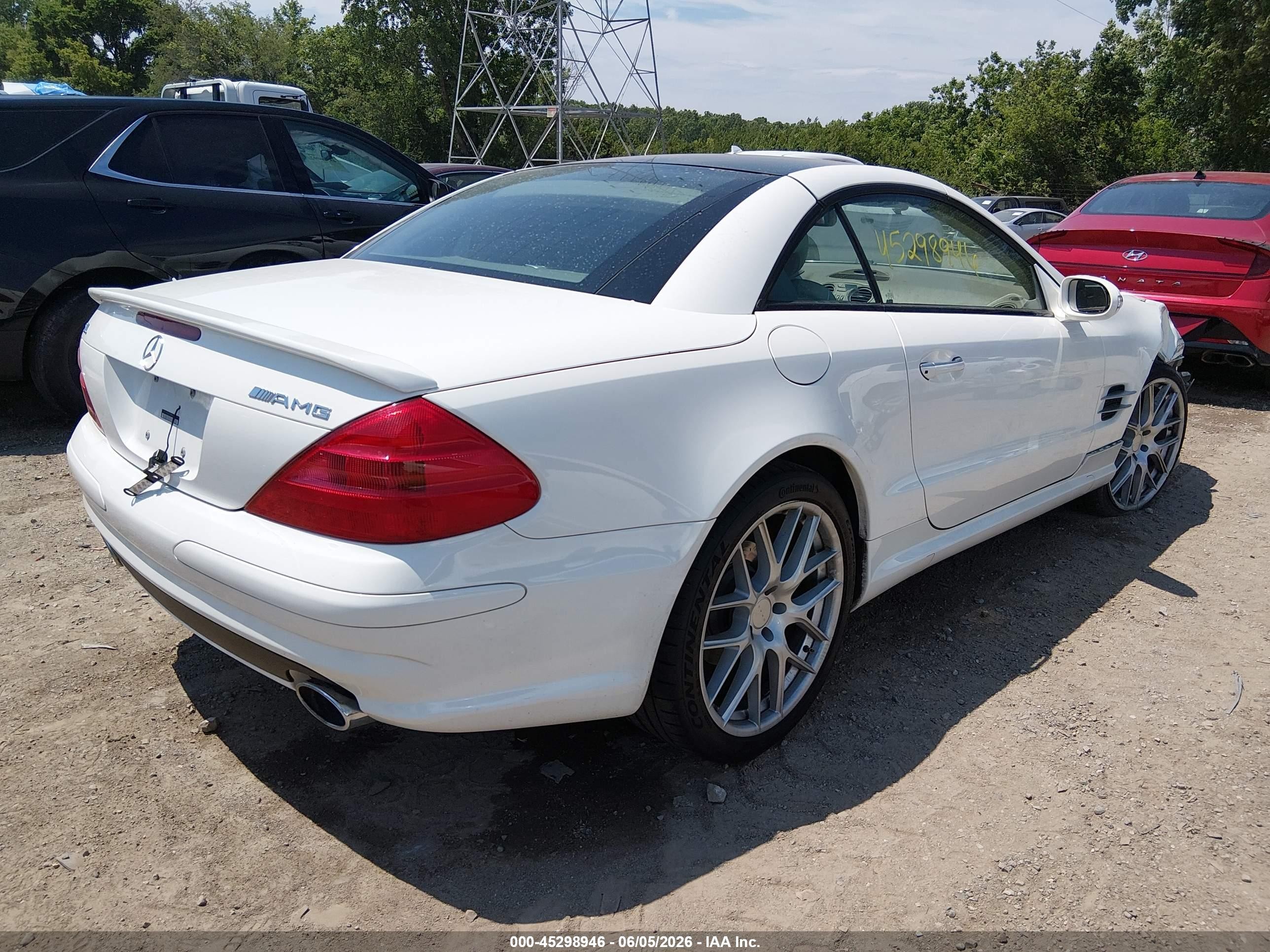 2003 Mercedes-benz Sl 500   White vin: WDBSK75F33F058483