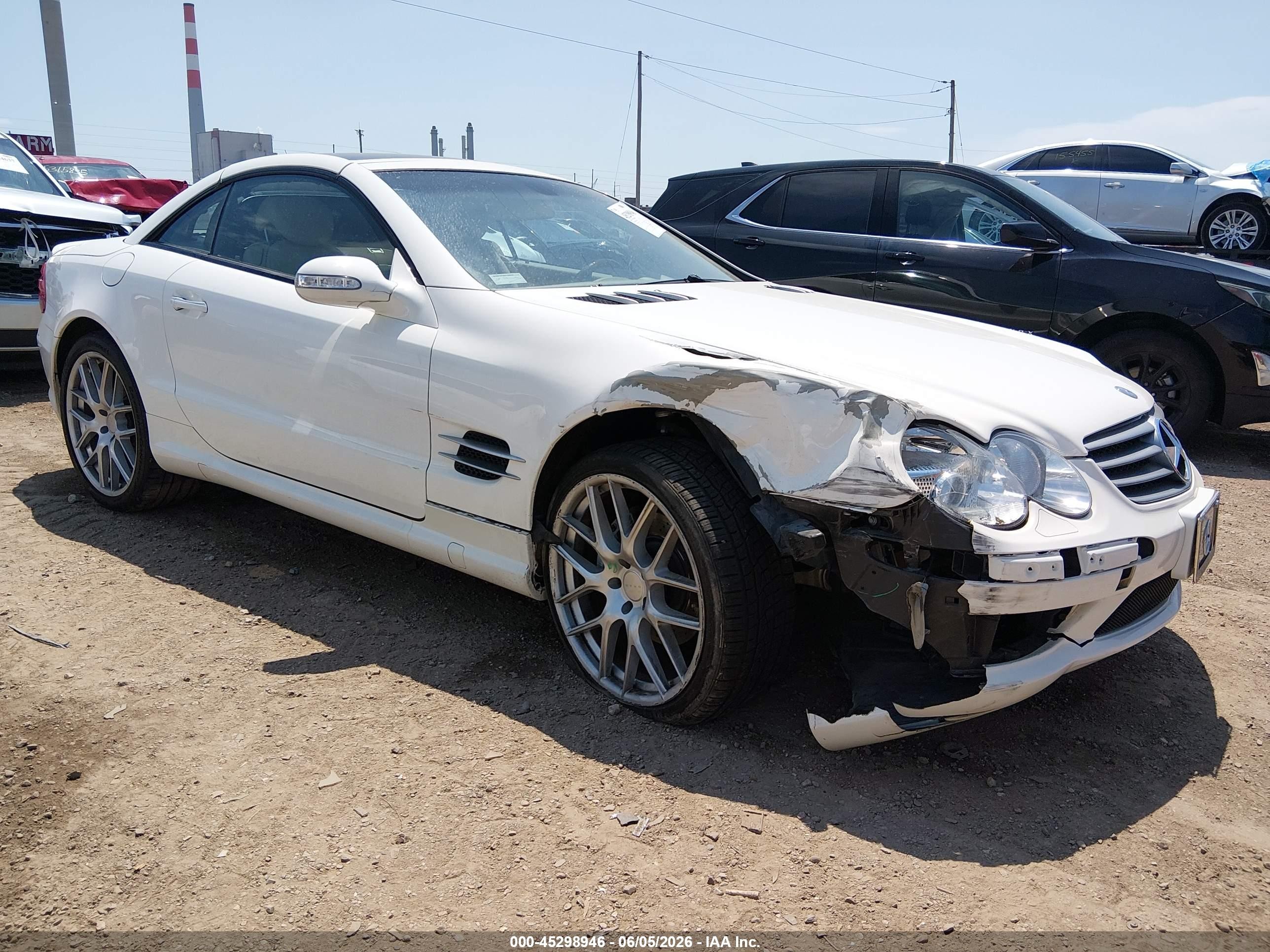 2003 Mercedes-benz Sl 500   White vin: WDBSK75F33F058483