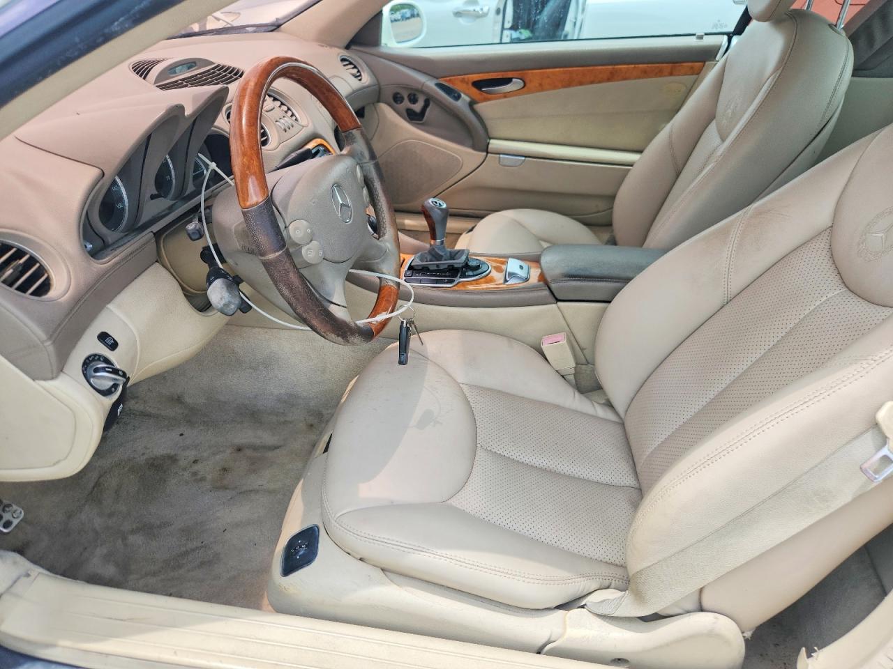 2003 Mercedes-benz Sl 500 White vin: WDBSK75F33F060315