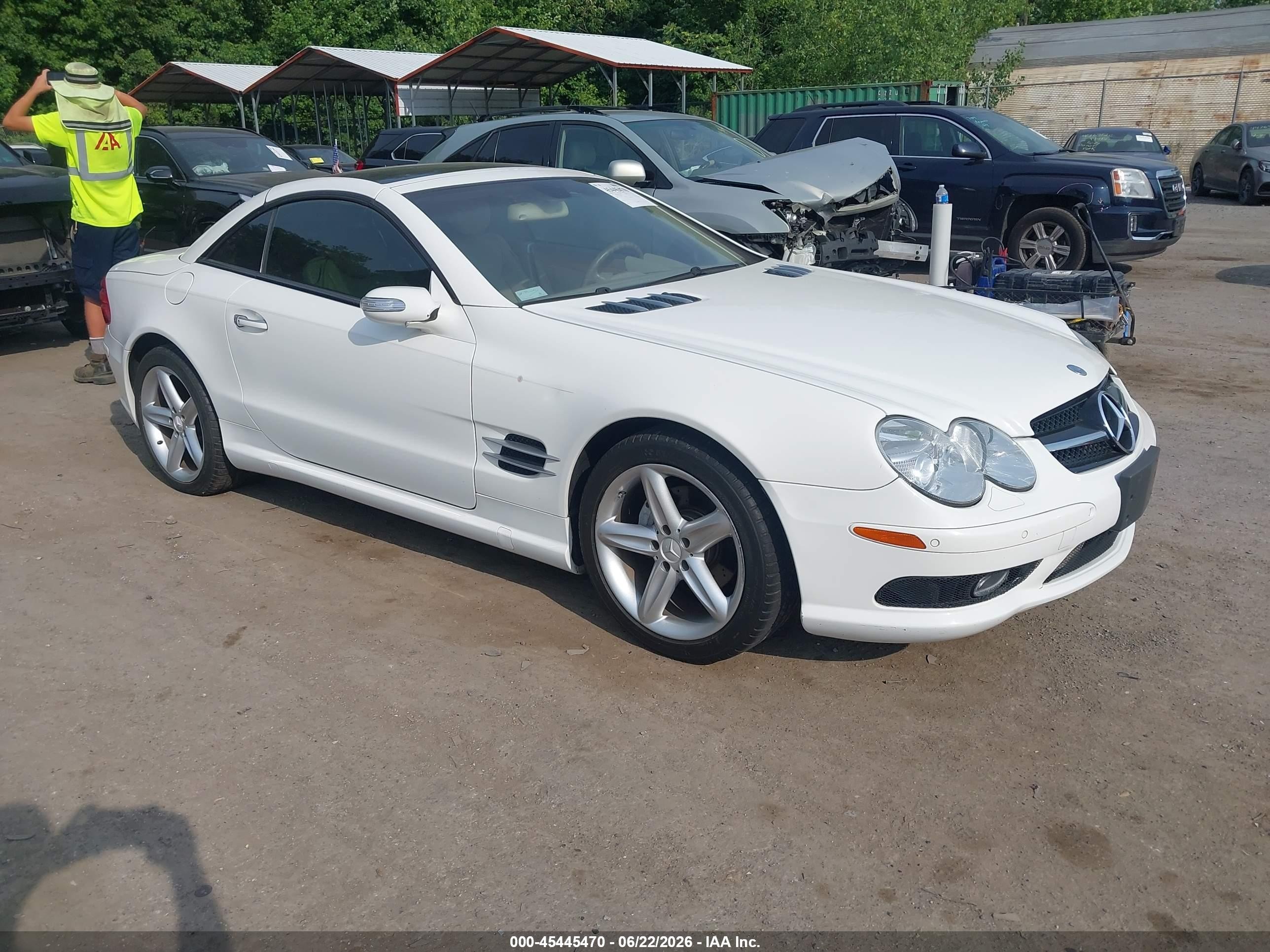 2004 Mercedes-benz Sl 500   Белый vin: WDBSK75F34F080937